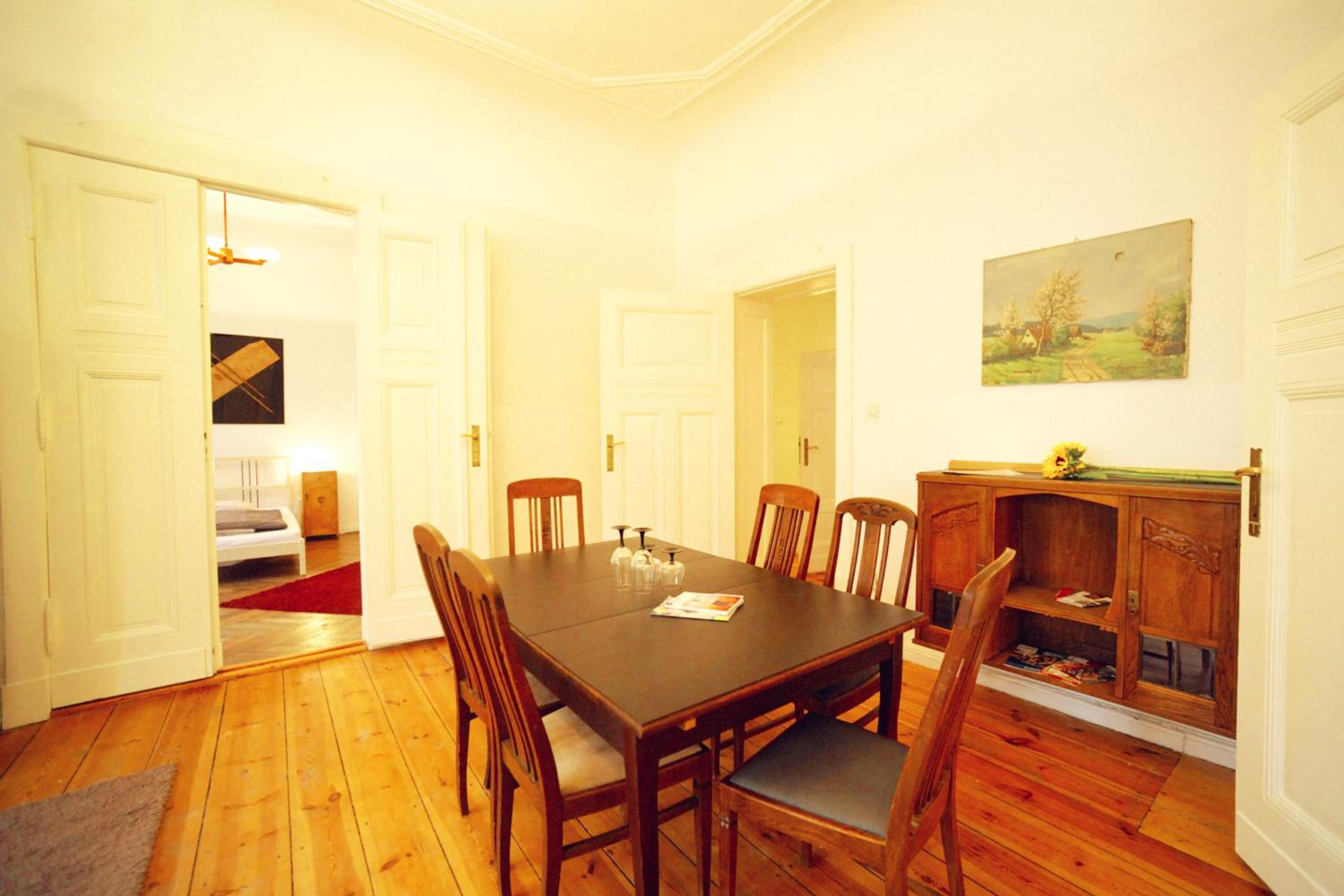 Elegante Altbauwohnung (CB1)