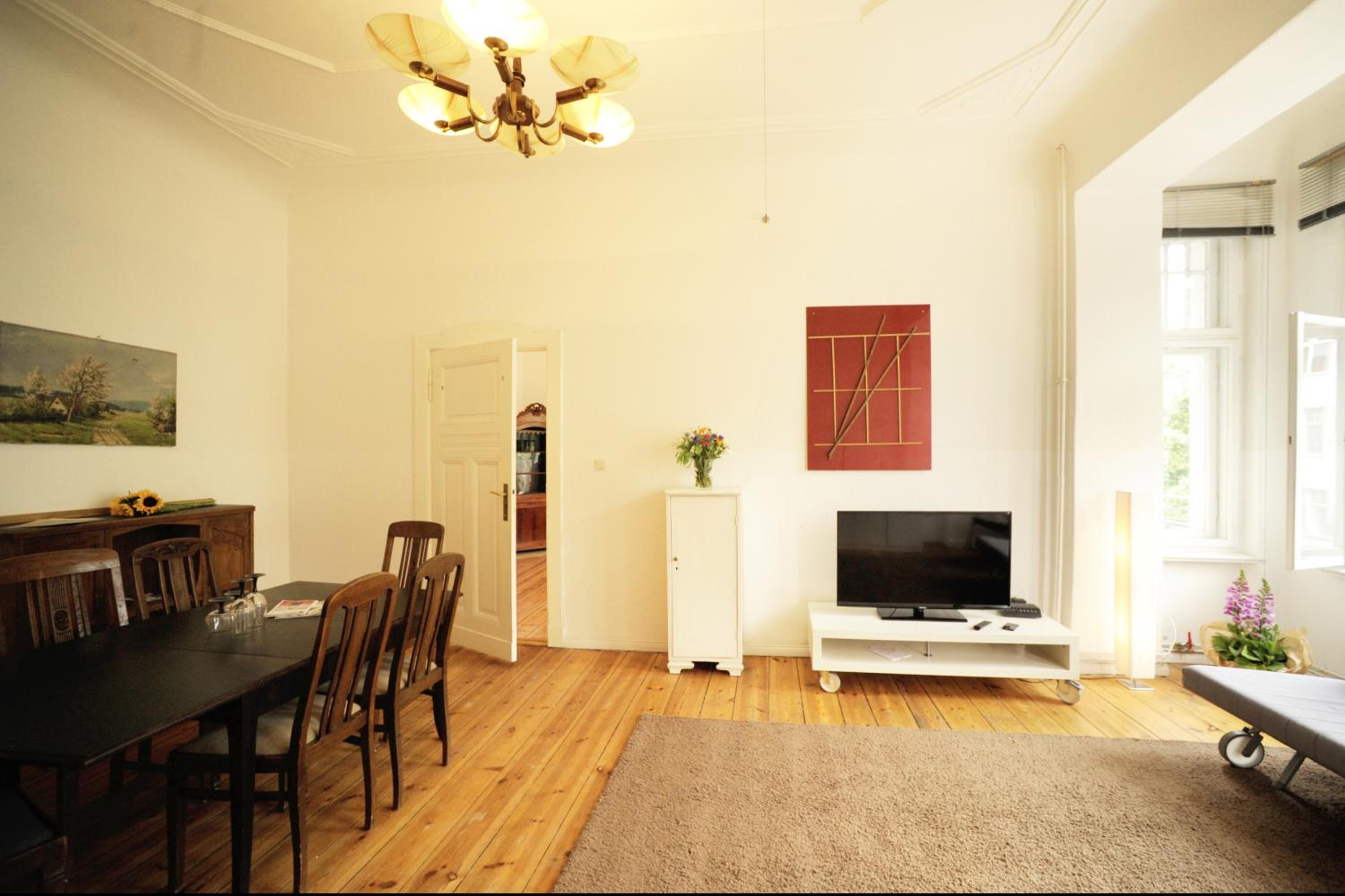 Elegante Altbauwohnung (CB1)