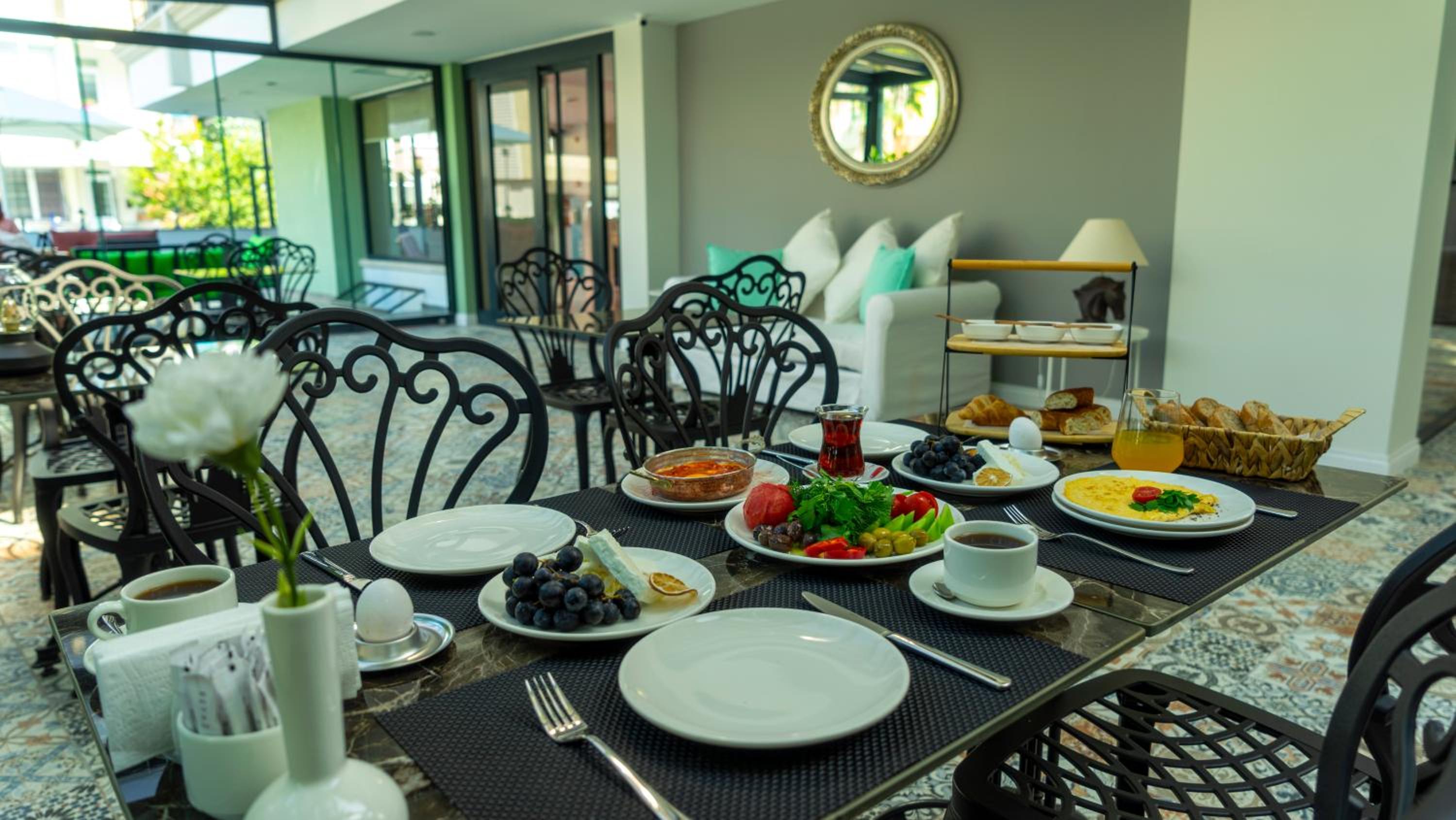 The Mori Club Hotel - Image 9