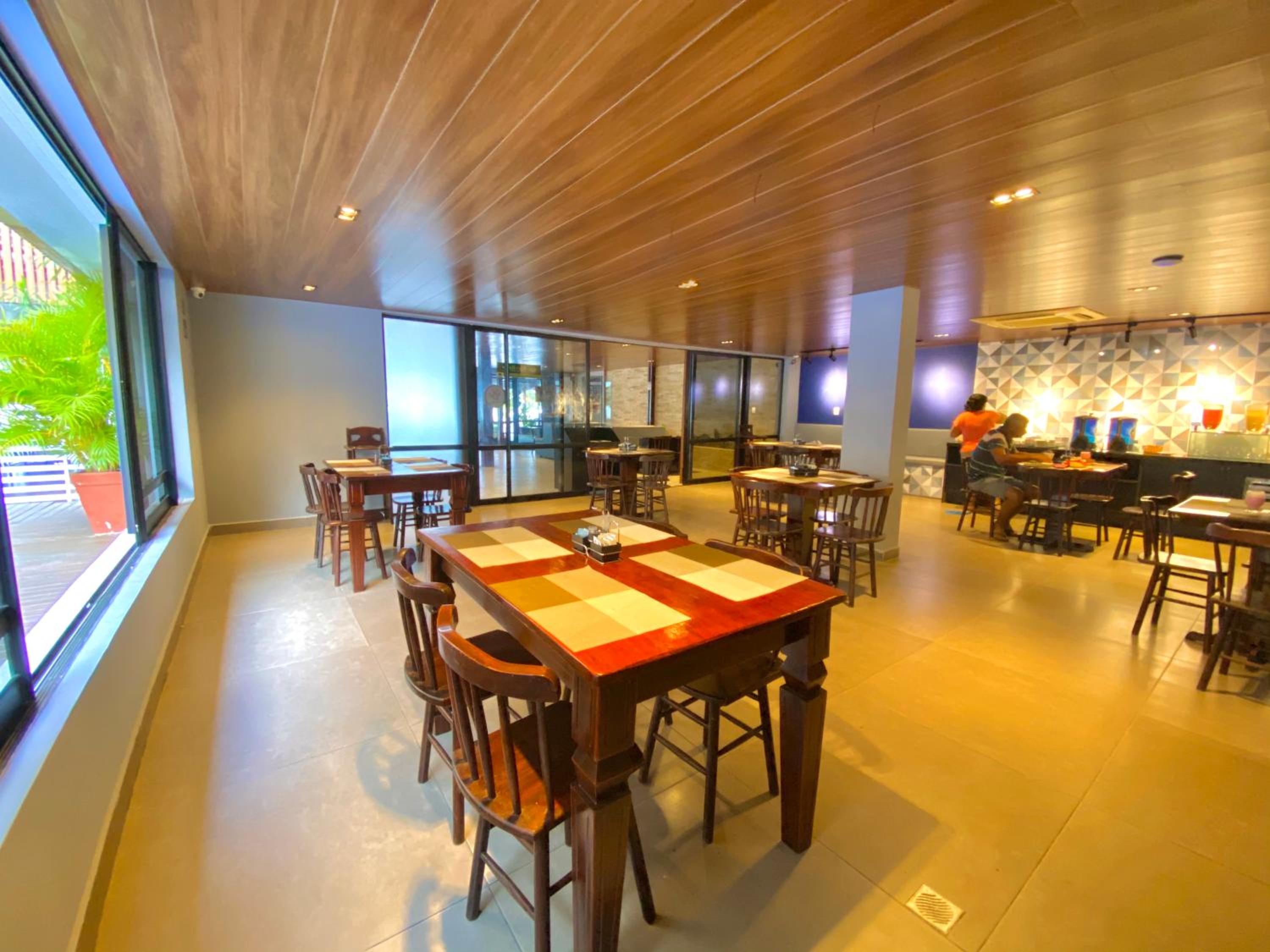 Bessa Beach Hotel - Property Image 120