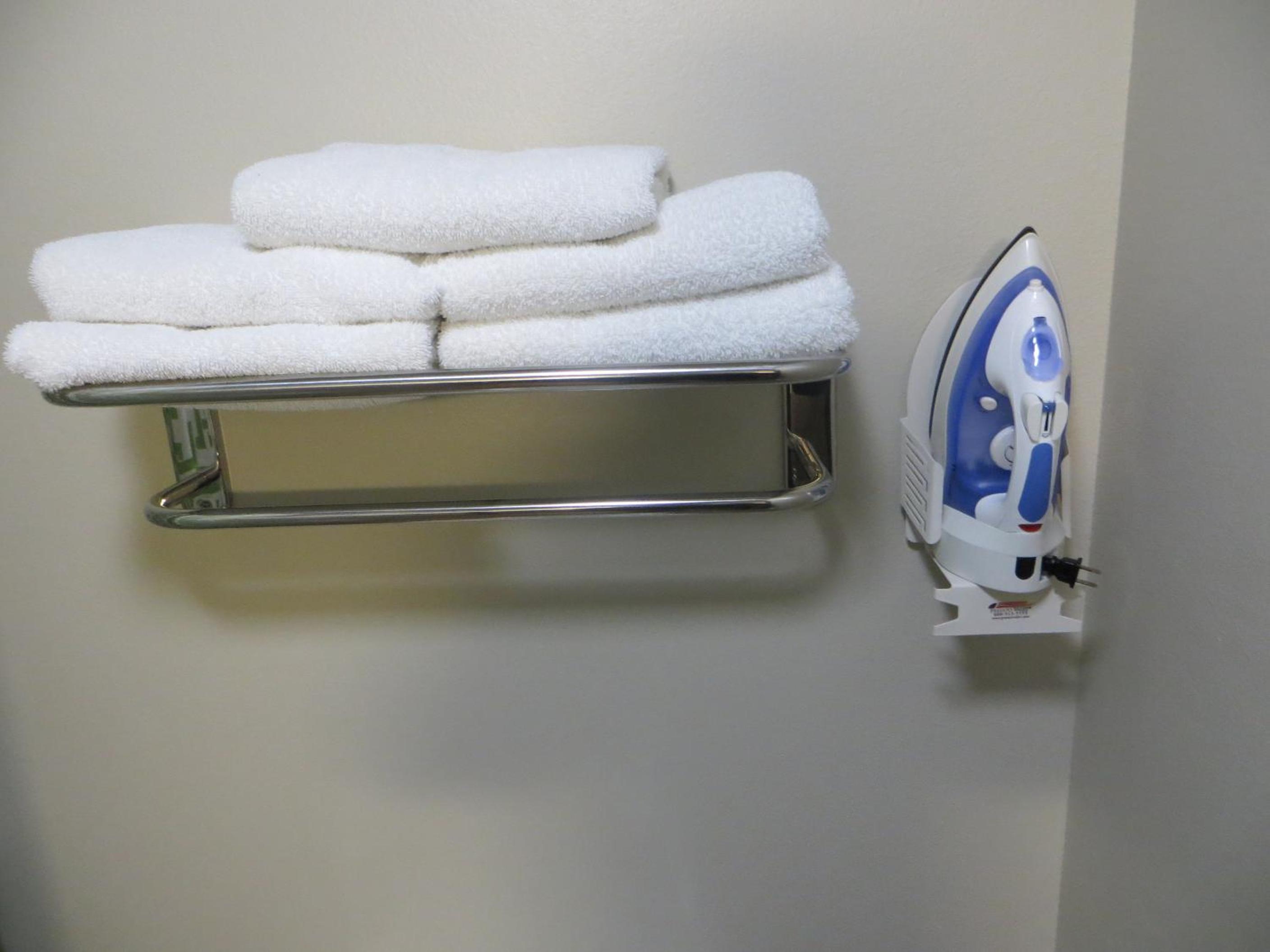 Baymont by Wyndham Glenwood - Property Image 2