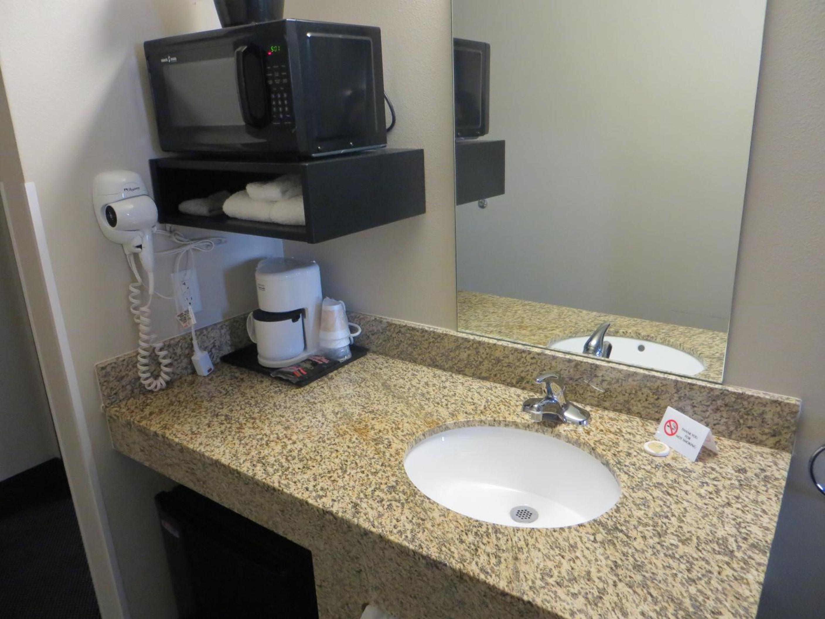 Baymont by Wyndham Glenwood - Property Image 15