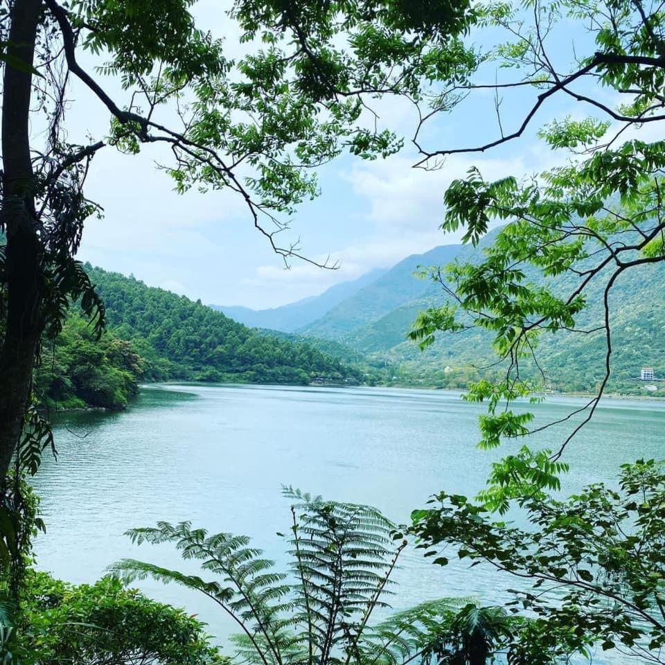 Lakeside 46