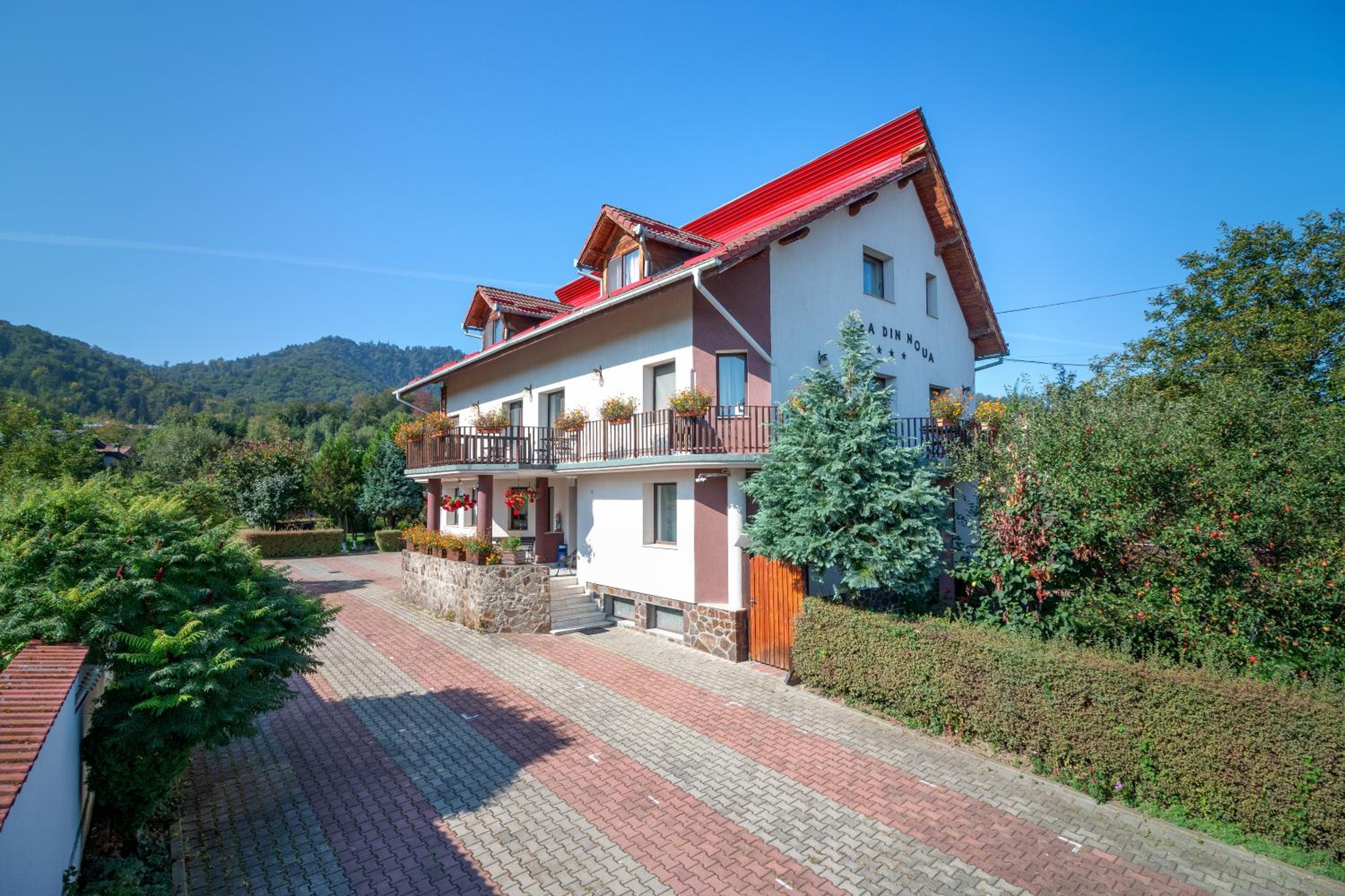 Casa Din Noua view 2