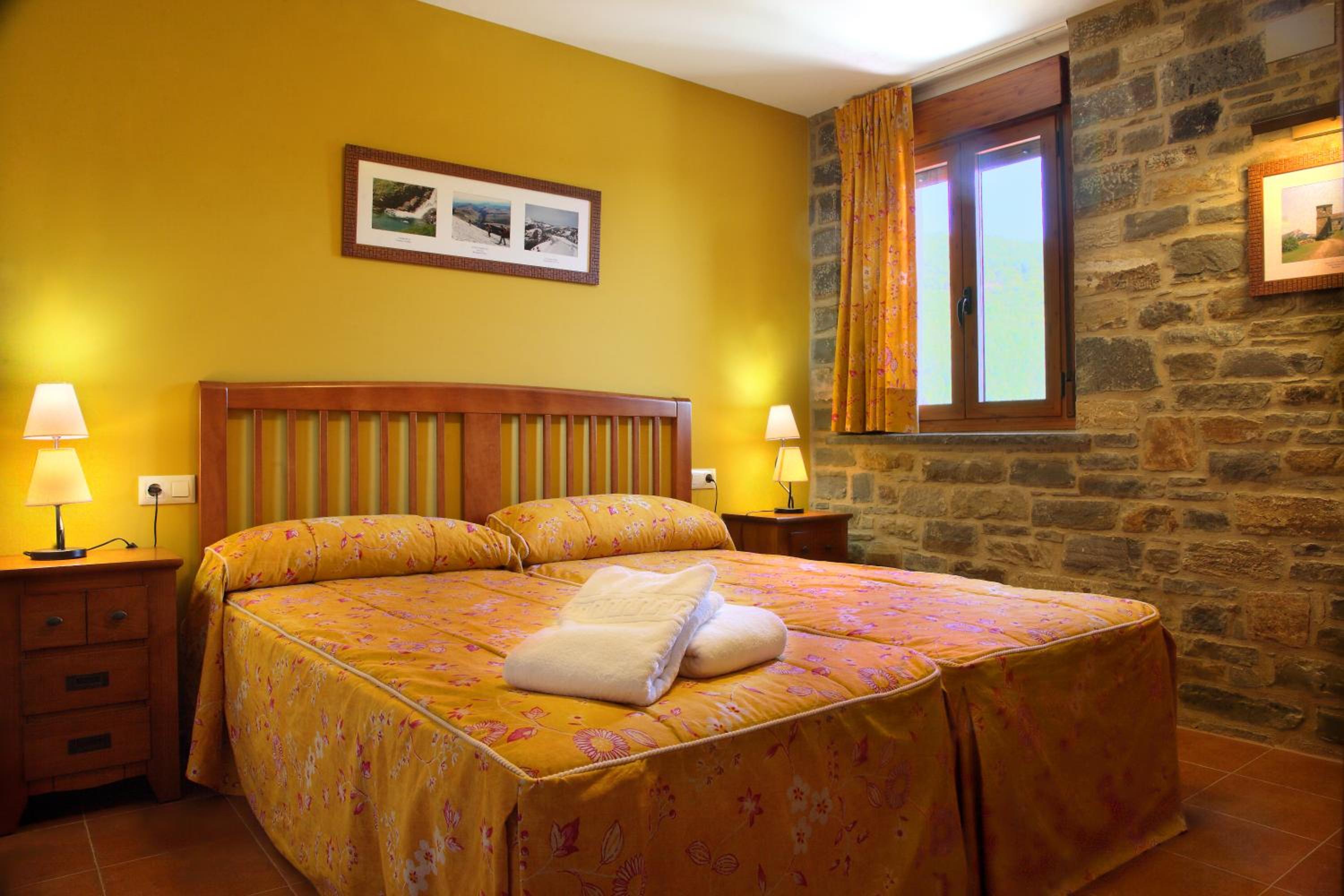 Casas Pirineo, Ainsa