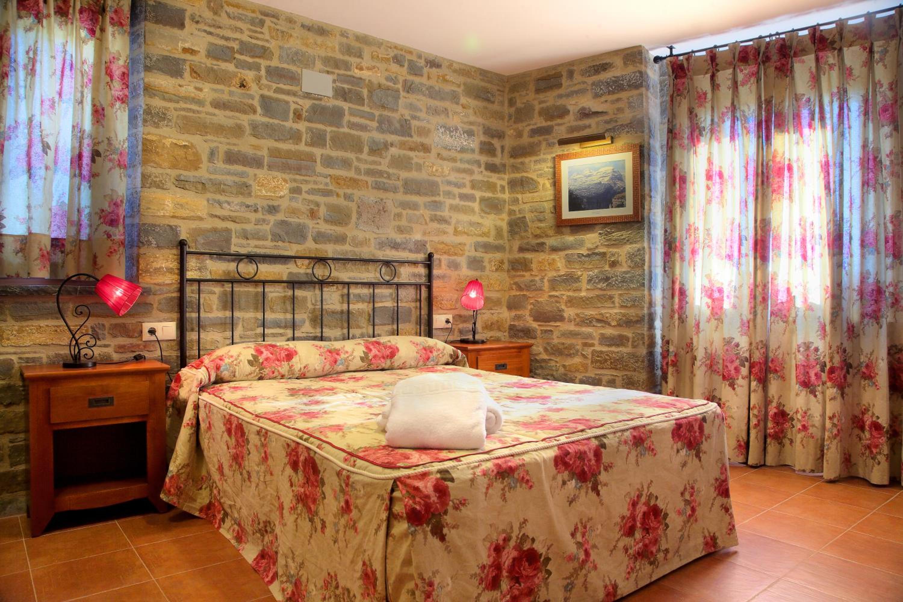 Casas Pirineo, Ainsa