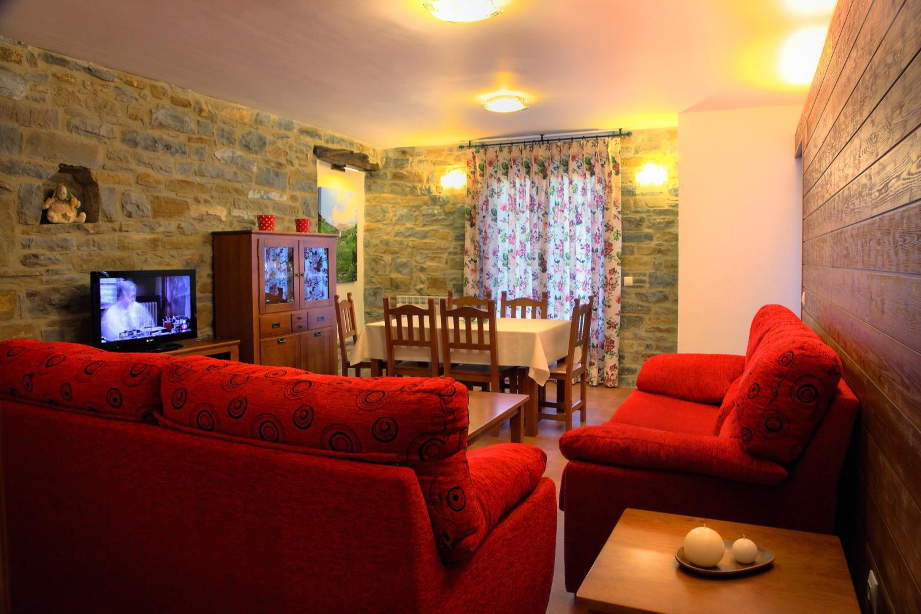 Casas Pirineo, Ainsa
