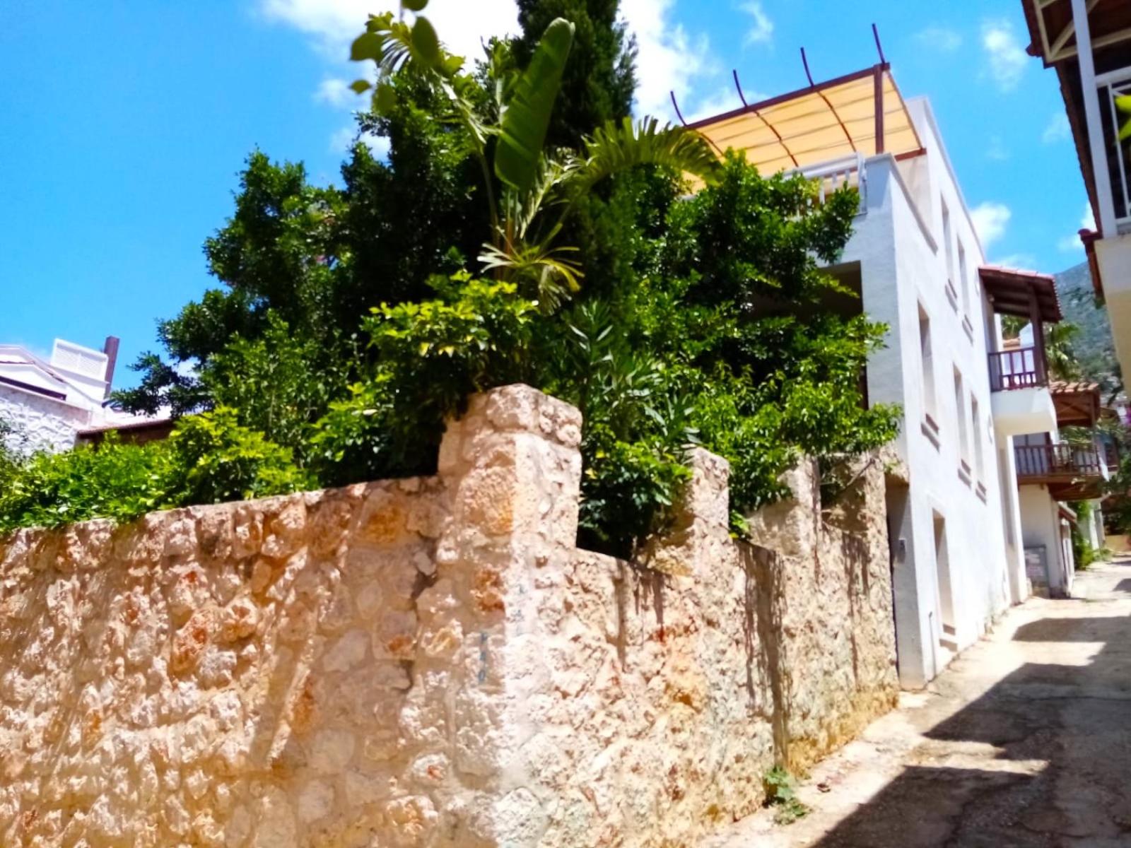 Hotel Smart Aparts - Image 1