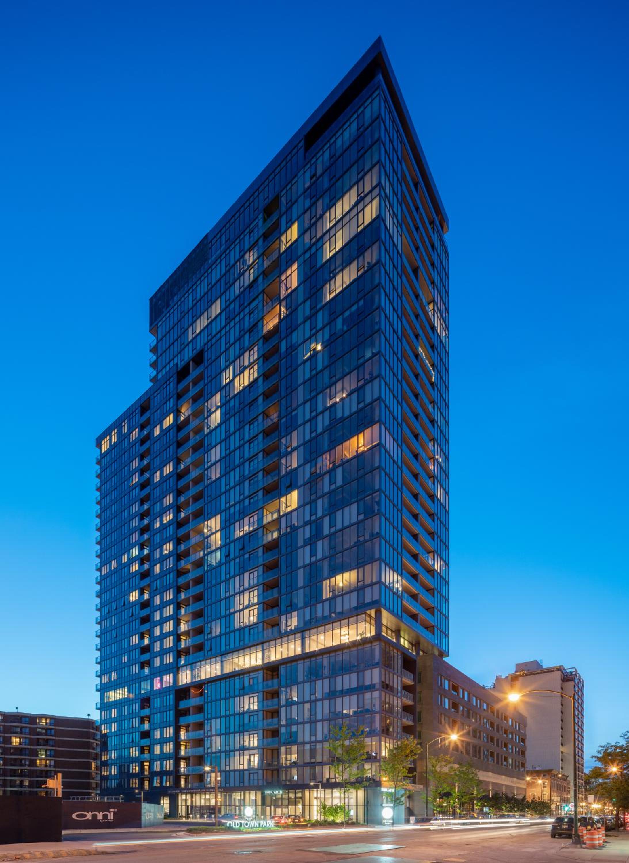 Hotel Level Chicago - Old Town - Image 1