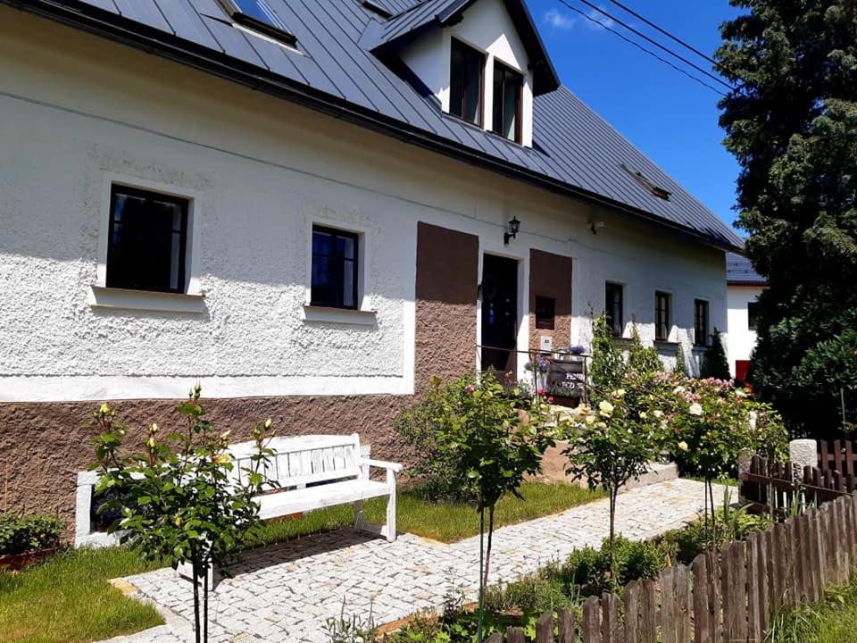 Jizerské hory, apartmány, zahrada, parkování zdarma