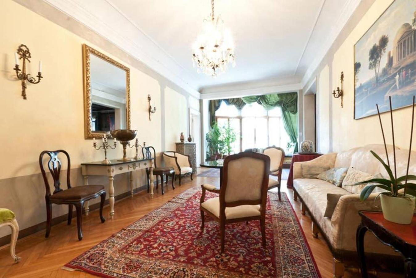 Charming large palazzo in center Venice for up to 9 people