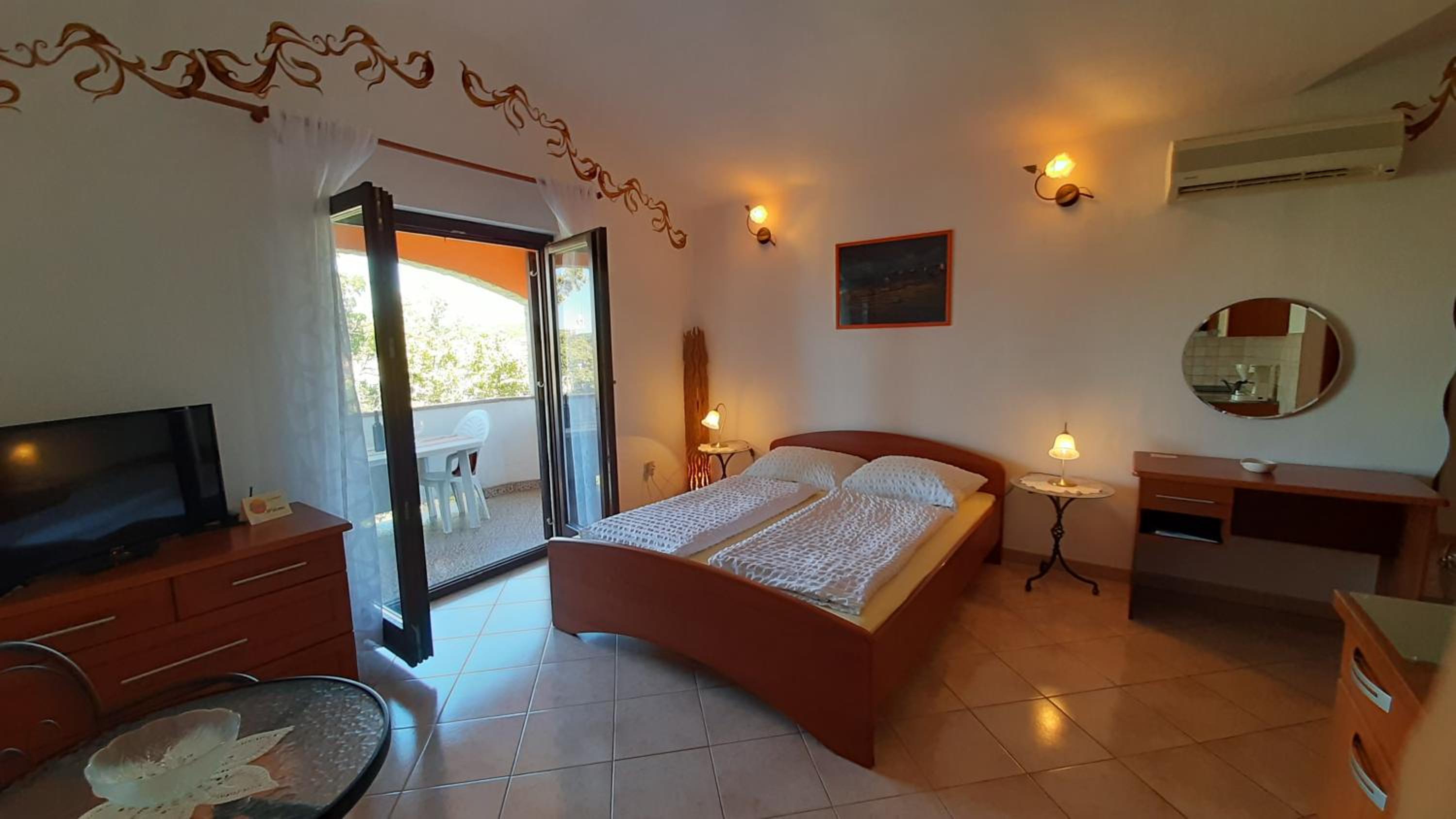 Villa Linet Garden view 2