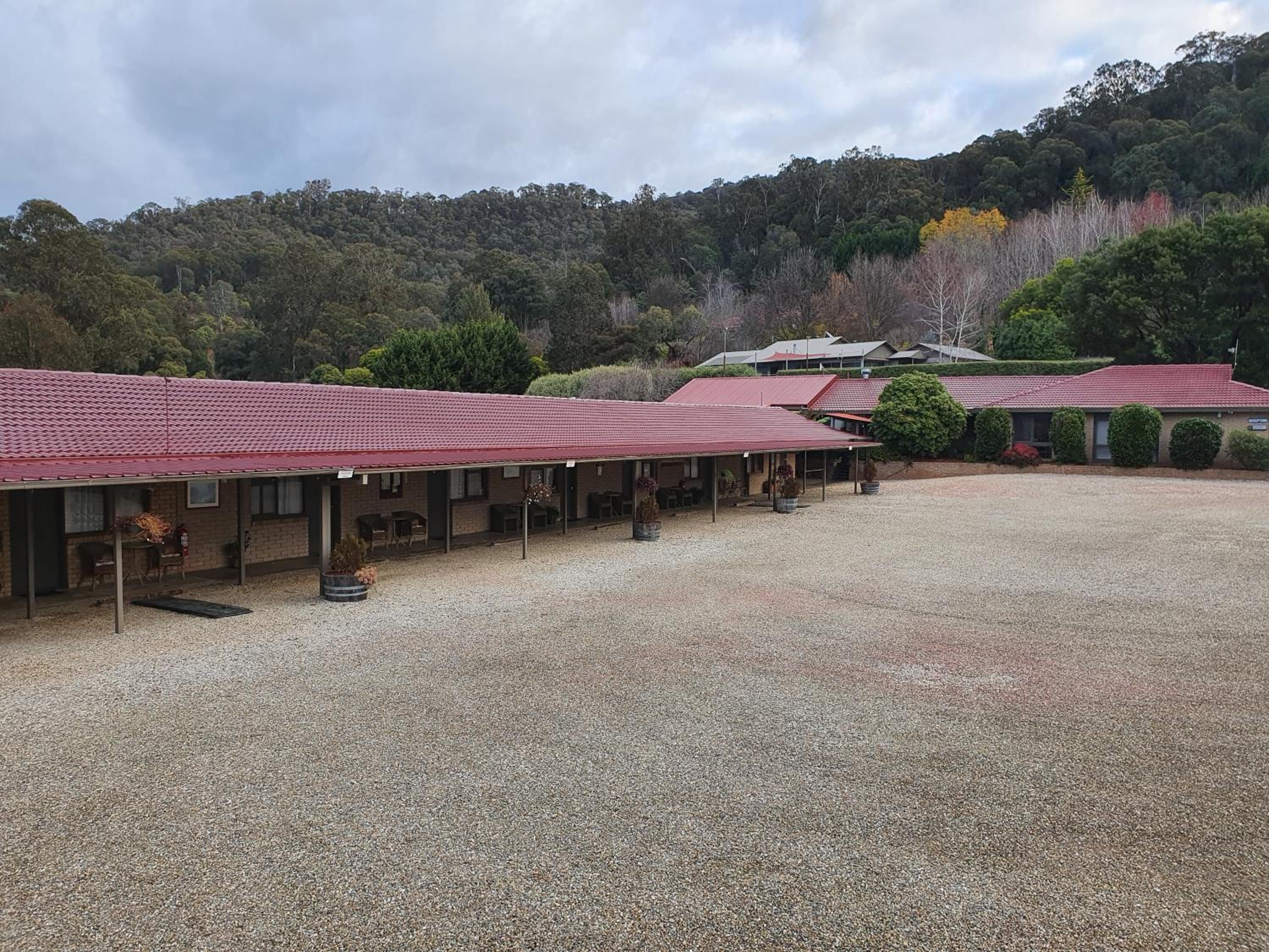 Allamar Motel