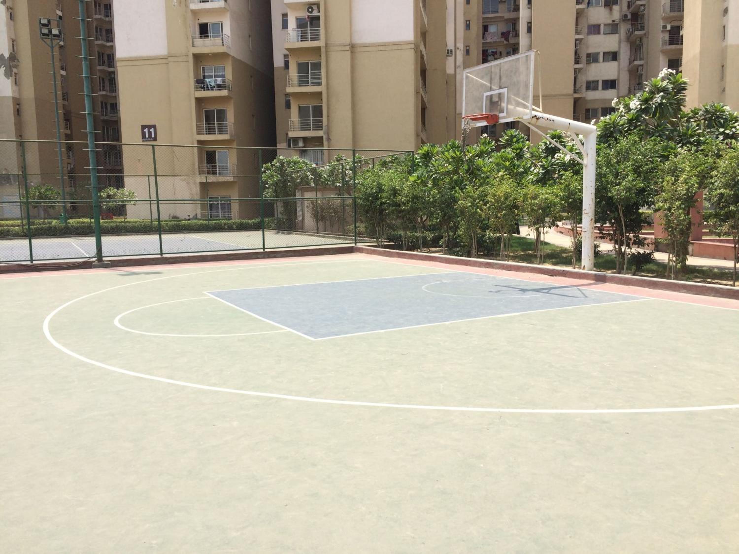 Independent Charming Studio with balcony Urban view view 5