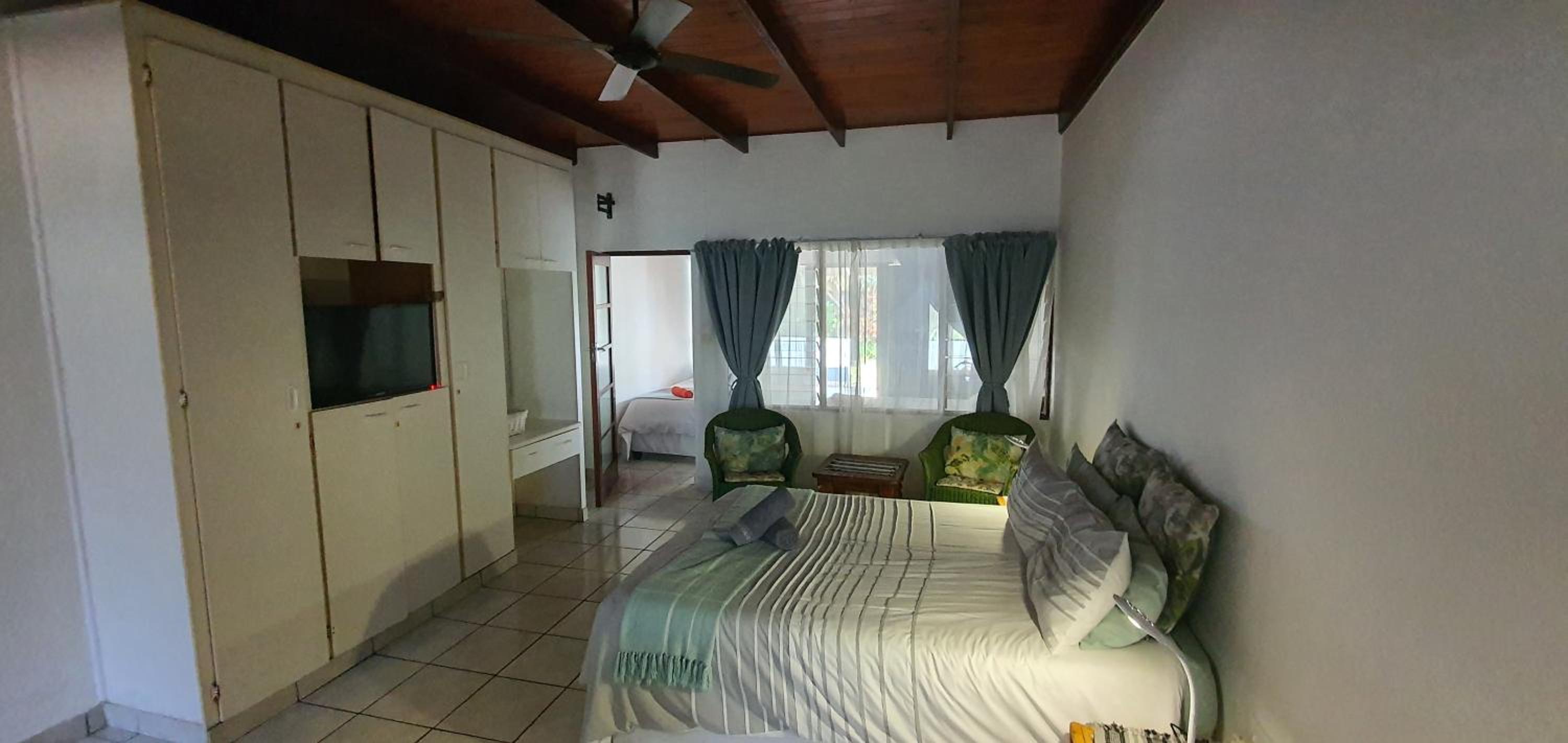 11 Manzini Chalets -Timone's Retreat view 3