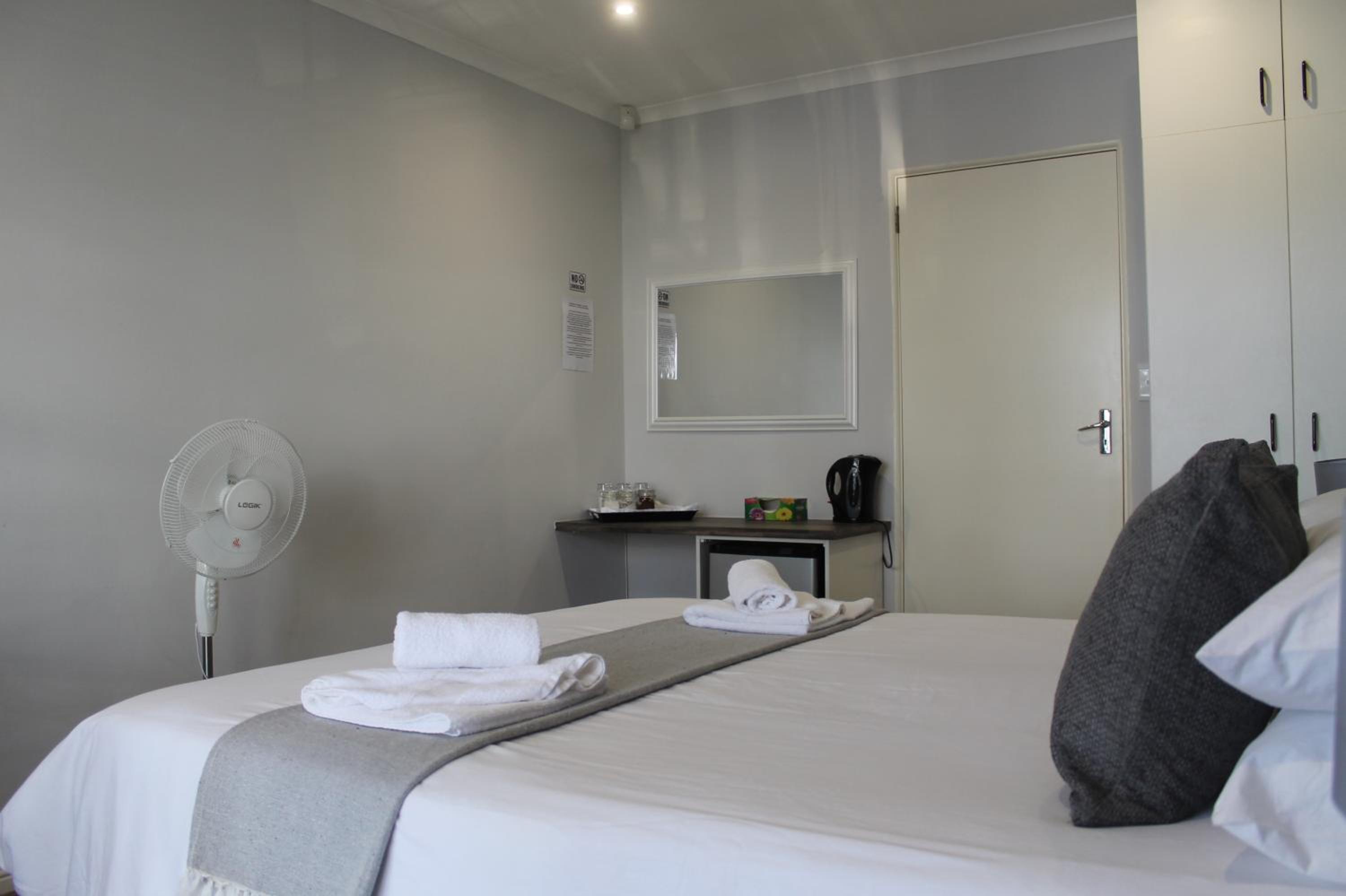 Phoenix Lodge and Waterside Accommodation