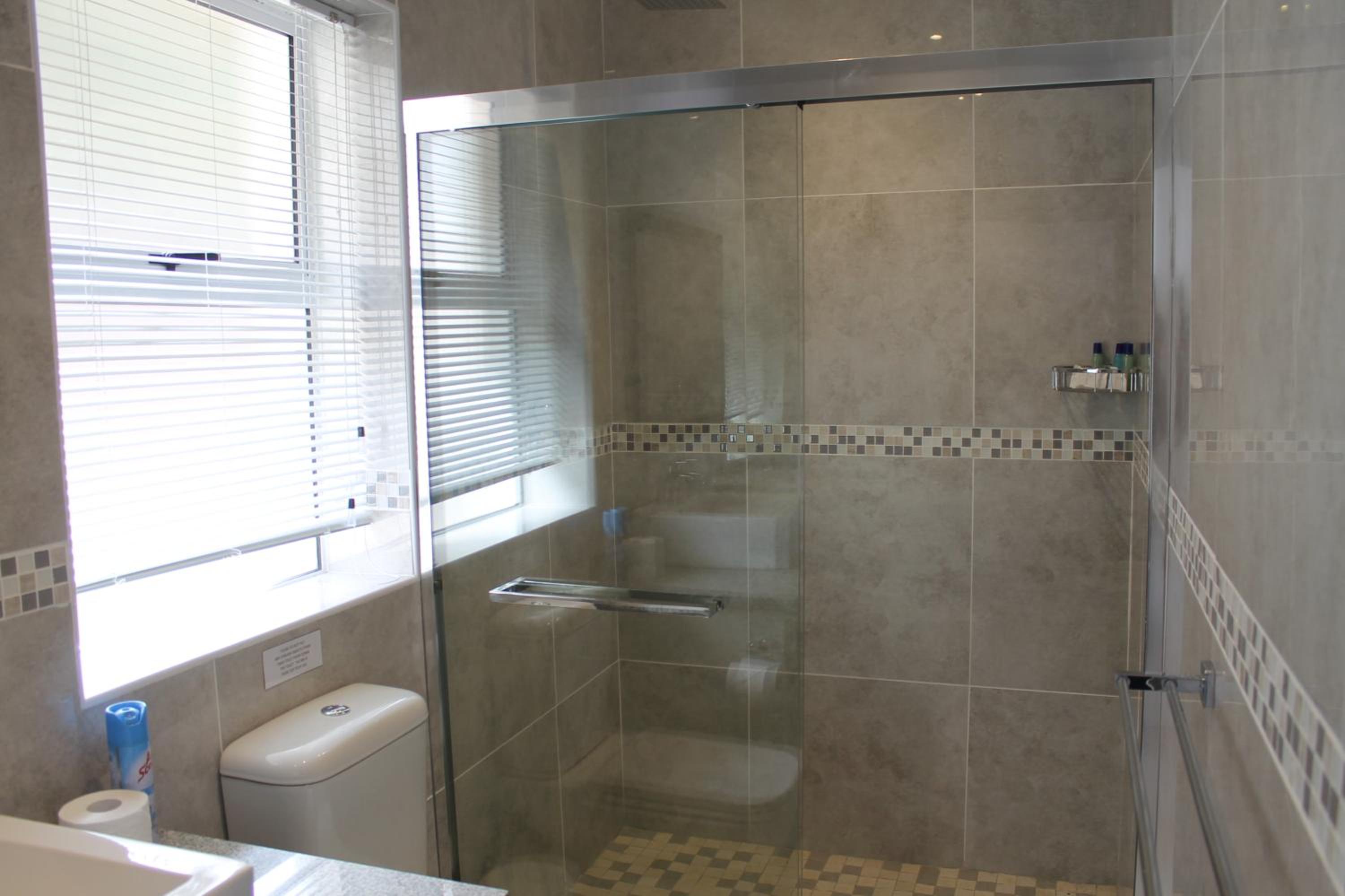 Phoenix Lodge and Waterside Accommodation
