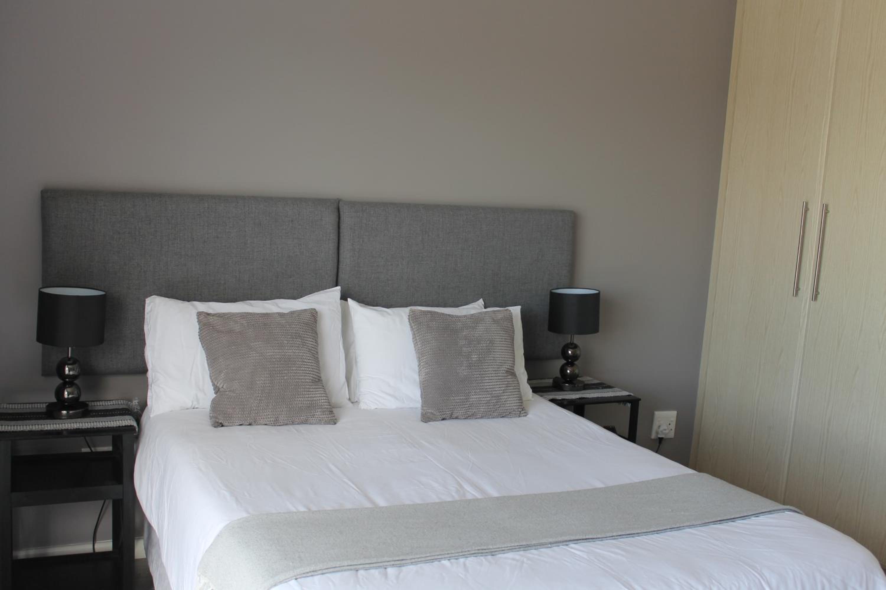 Phoenix Lodge and Waterside Accommodation