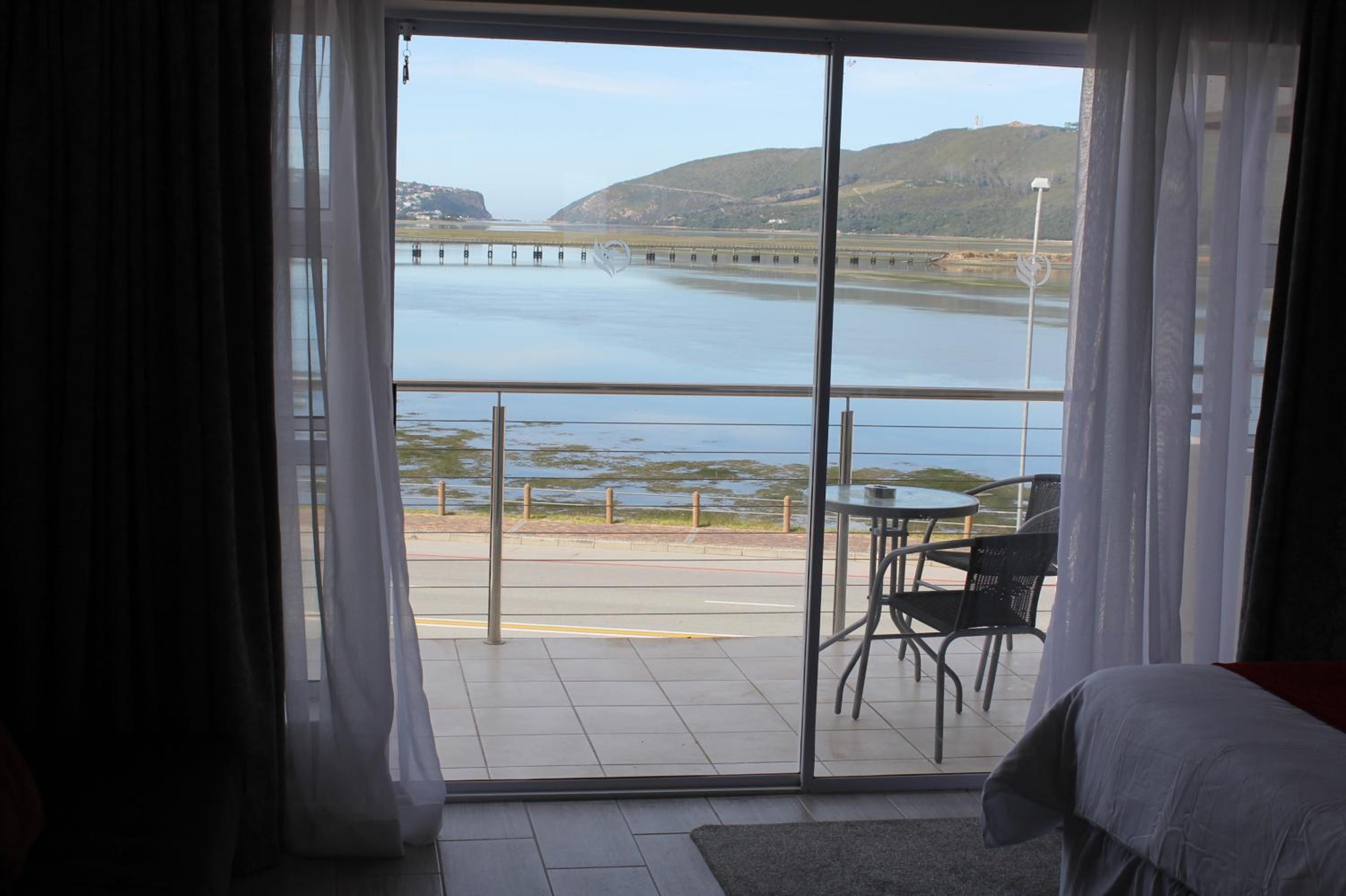 Phoenix Lodge and Waterside Accommodation