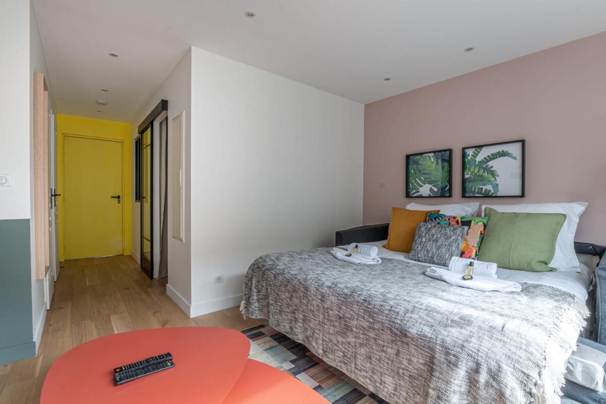 GuestReady - Bright Apt for 4 Issey-Les-Moulienaux view 3