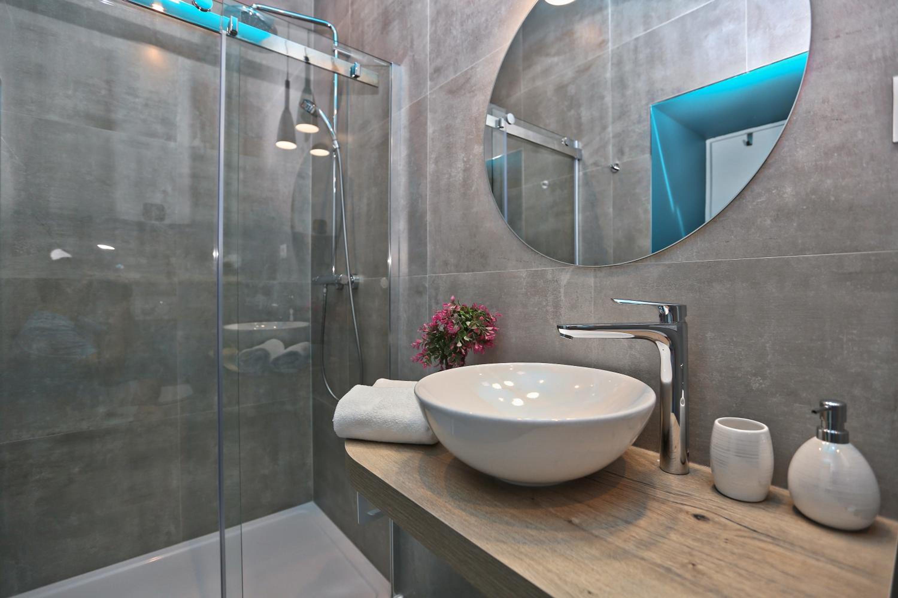 Riva Luxury Rooms photo 34 of 87