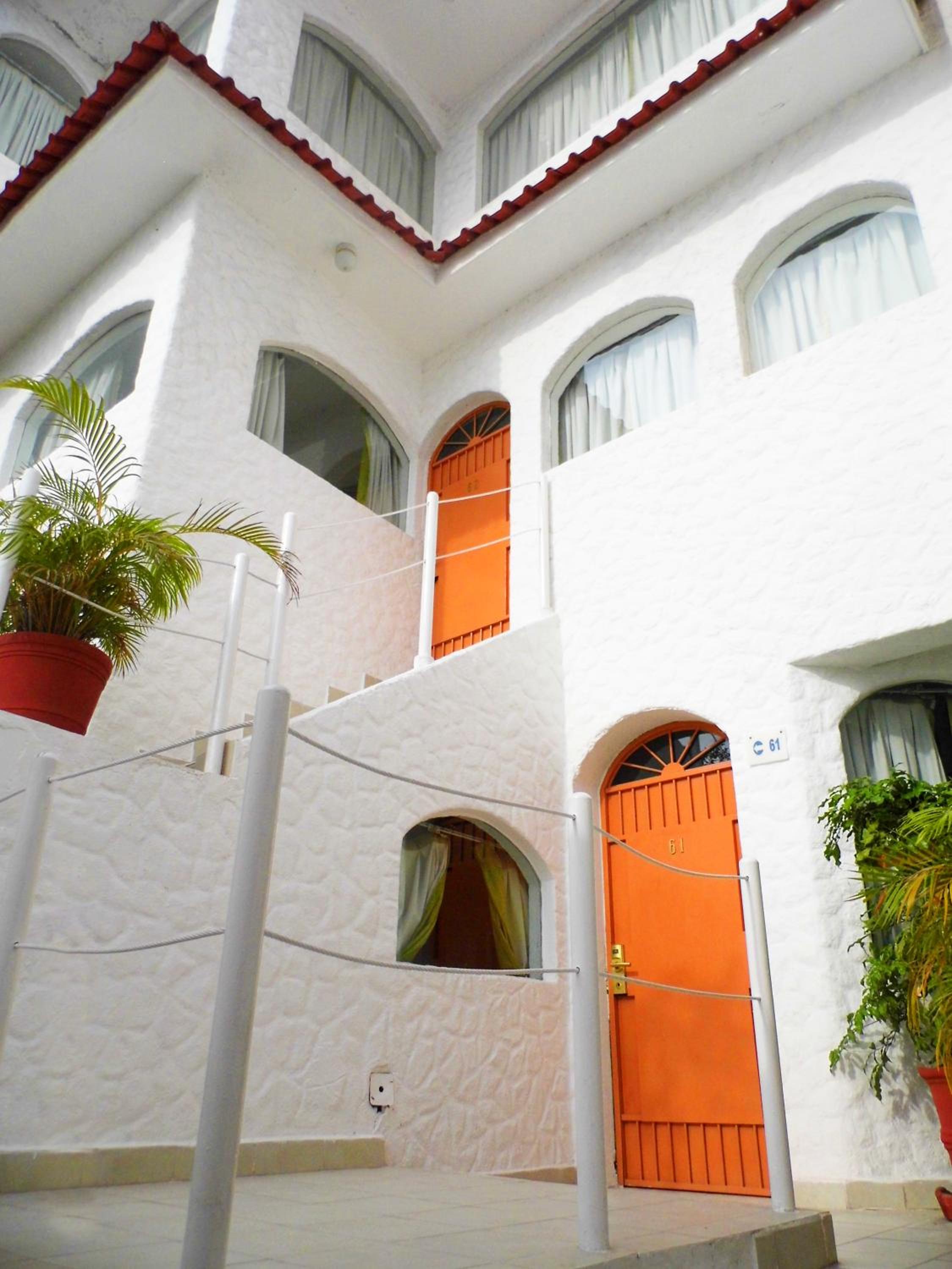 Hotel D'Cesar Hotel Acapulco - Image 1