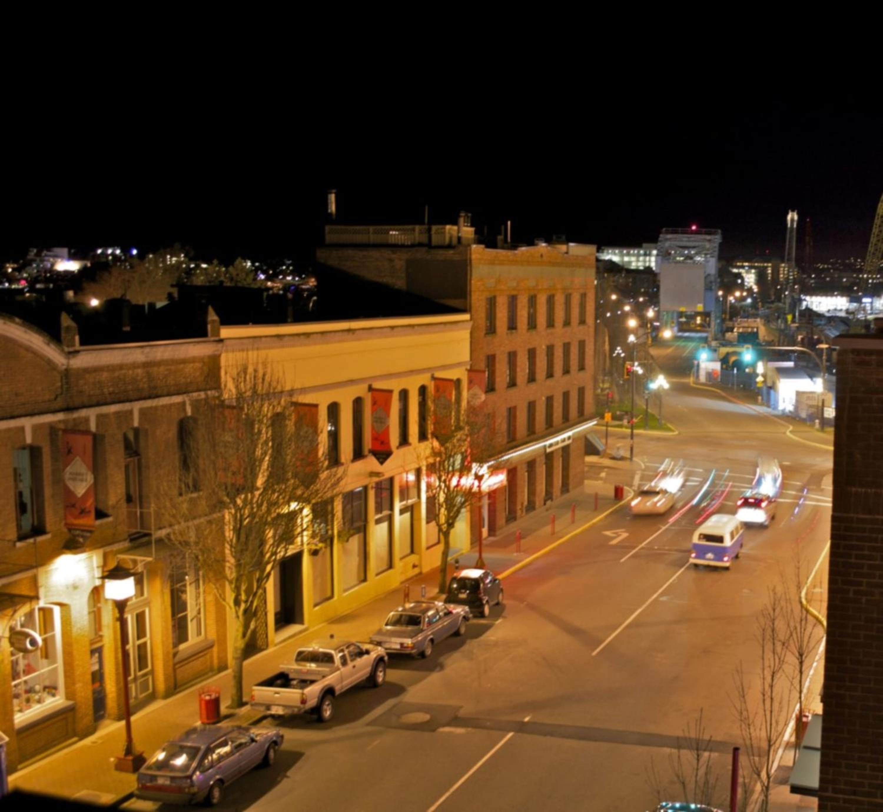 Hotel Urban Den - Image 1