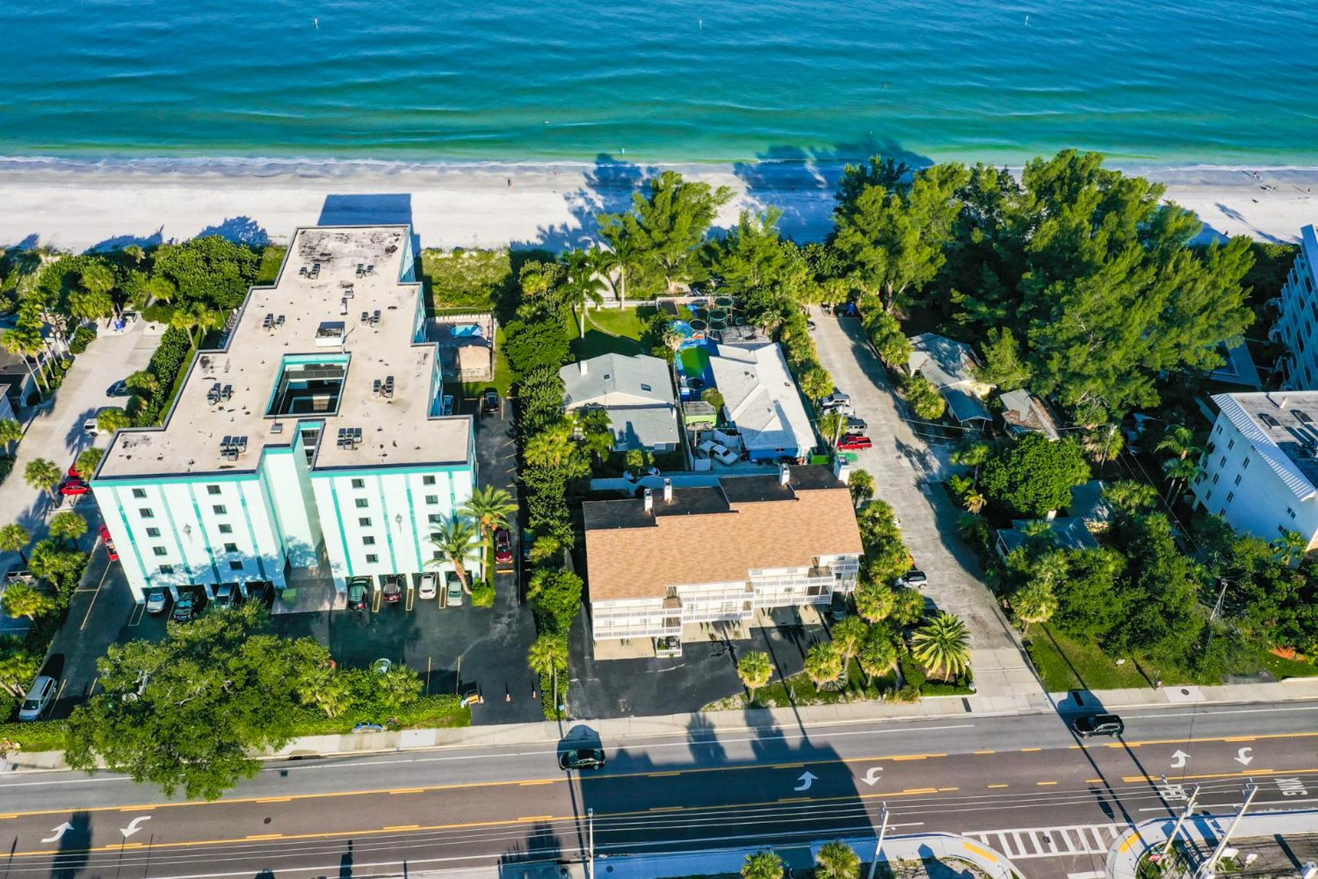 100 steps to beautiful Indian Rocks Beach, oceanside, 2 bedroom updated condo view 5
