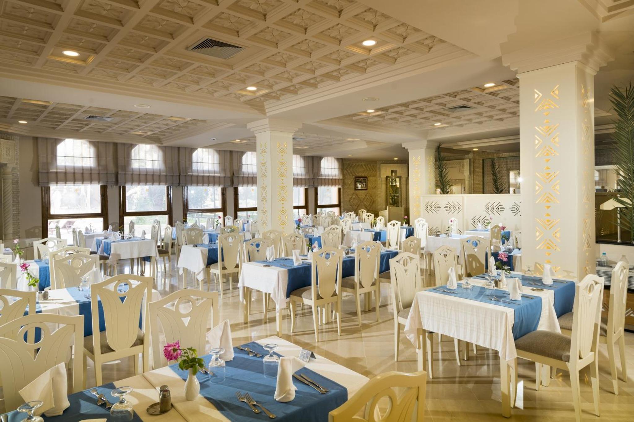 Tozeur Vacations - Palm Beach Palace Tozeur - Property Image 3