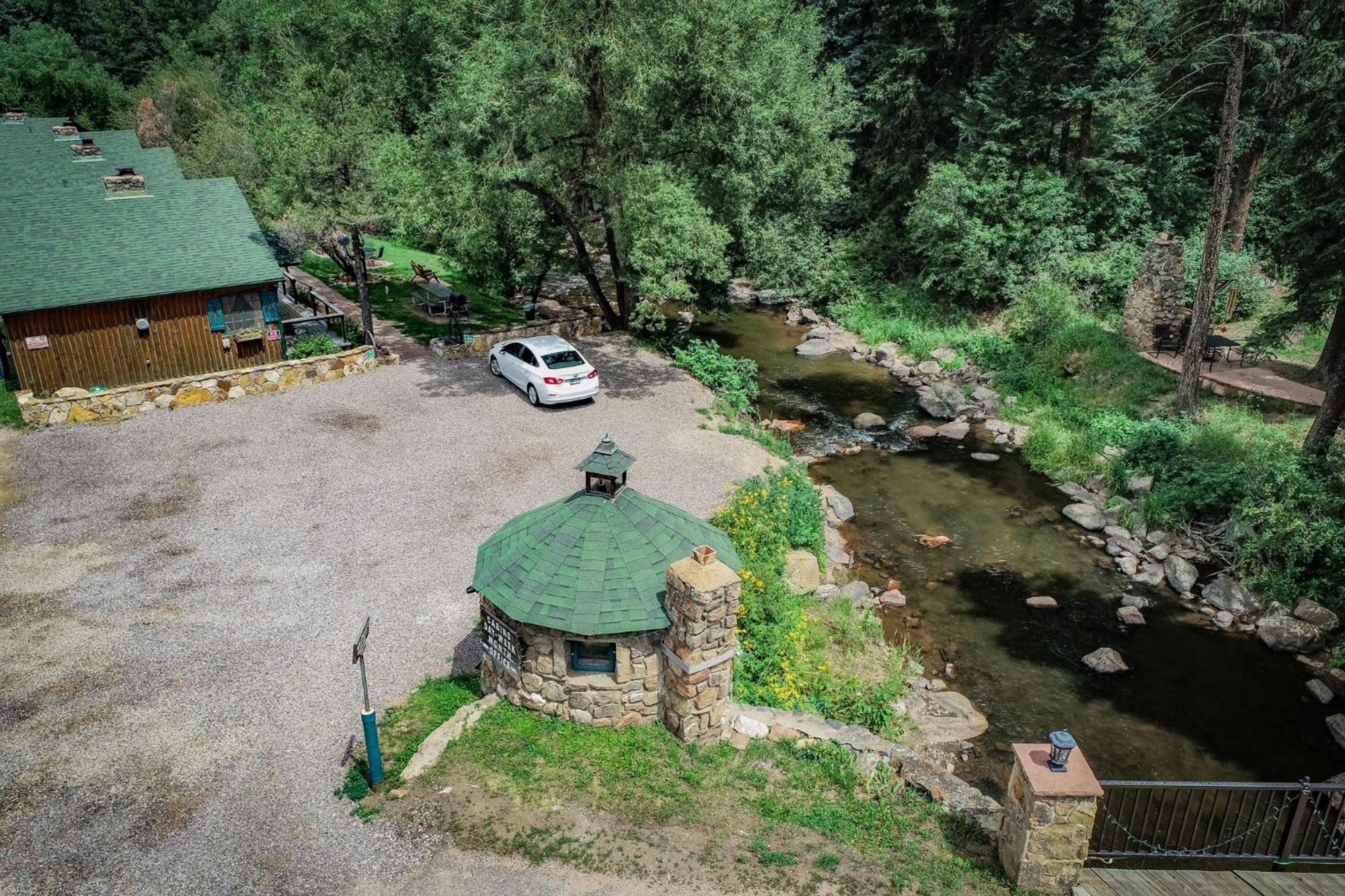 Colorado Bear Creek Cabins