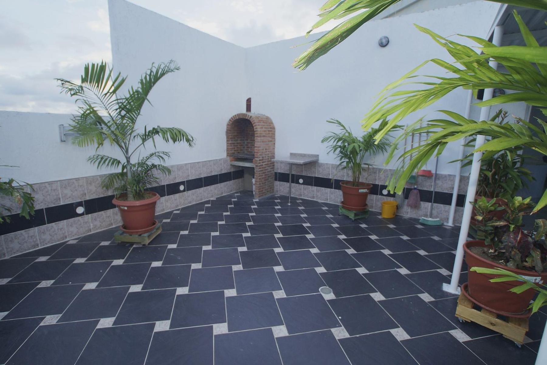 Photo 25