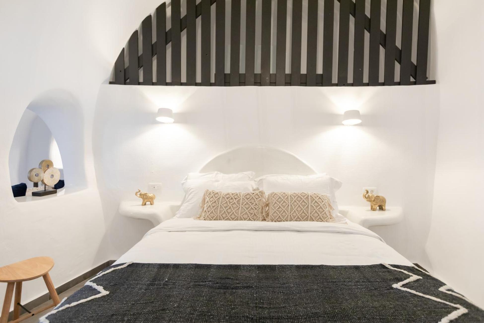 Doukas Caldera Suites photo 3