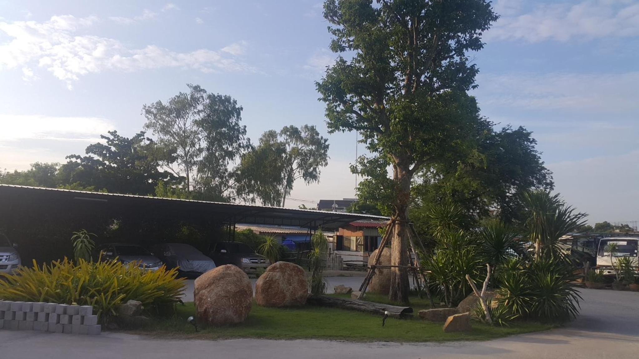 Rayonghouse Resort