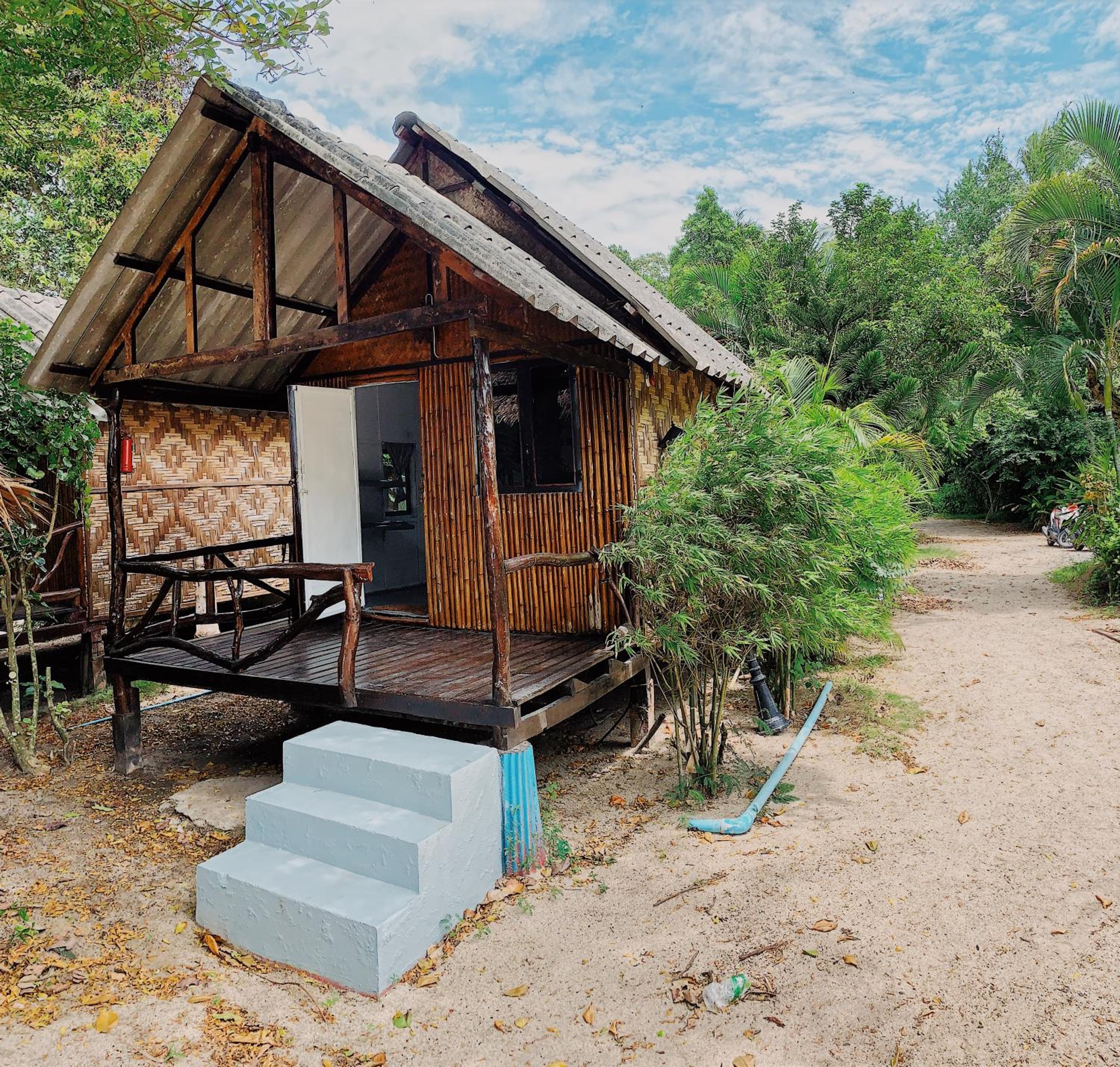 Hotel Munchies Bungalows - Image 1