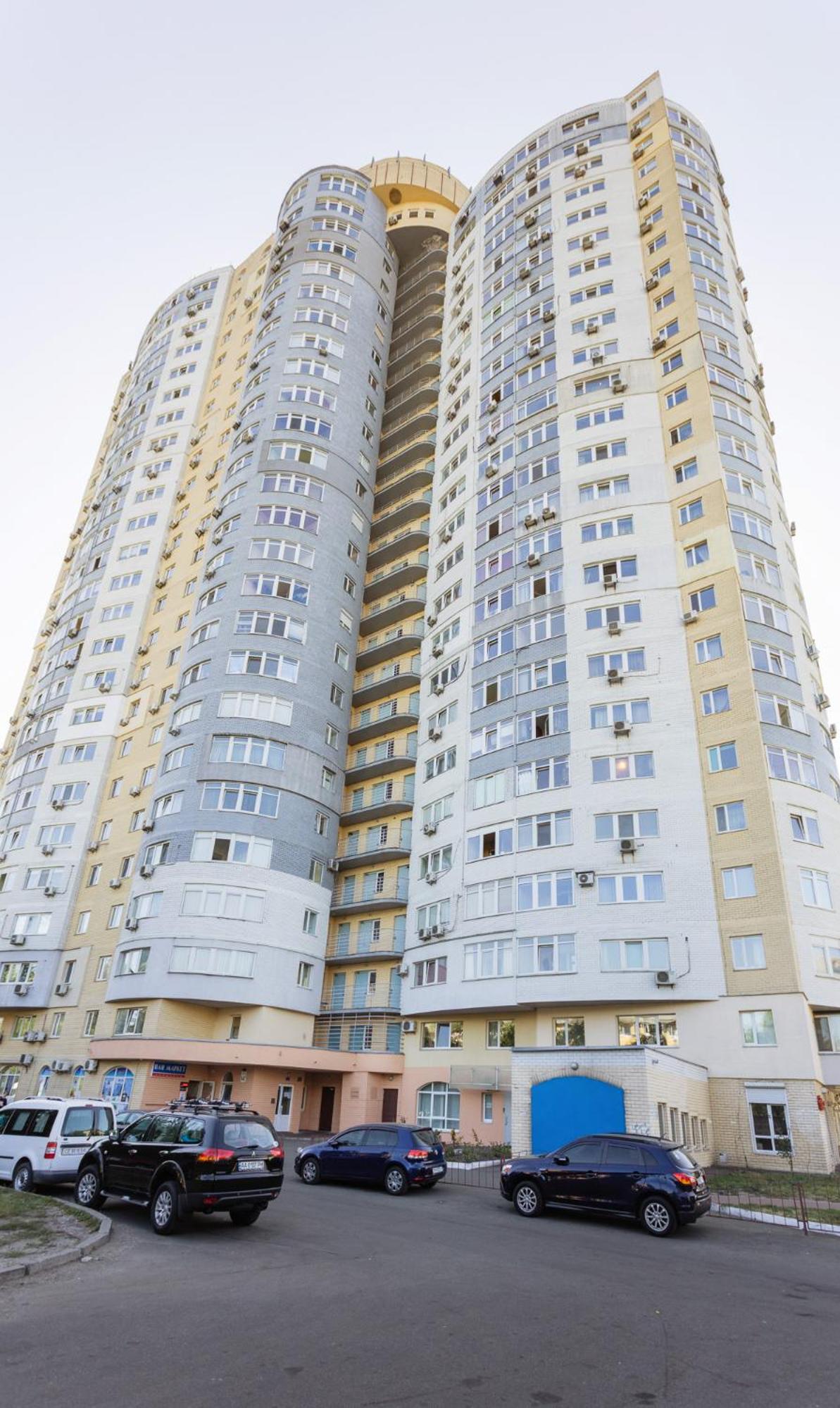 Apartments on Darnitsa view 2