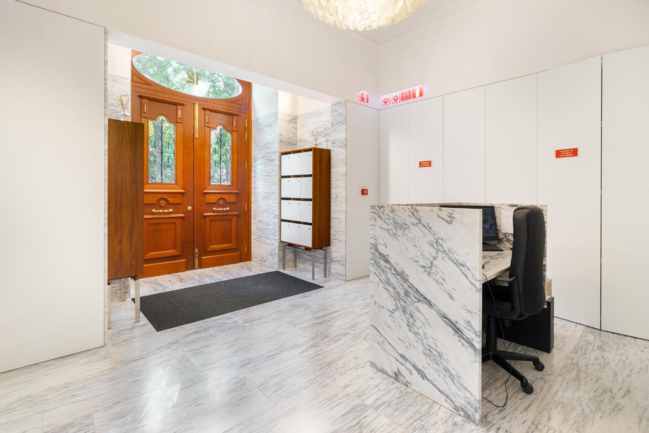 WHome Av da Liberdade Deluxe Apartment with AC and Parking view 2
