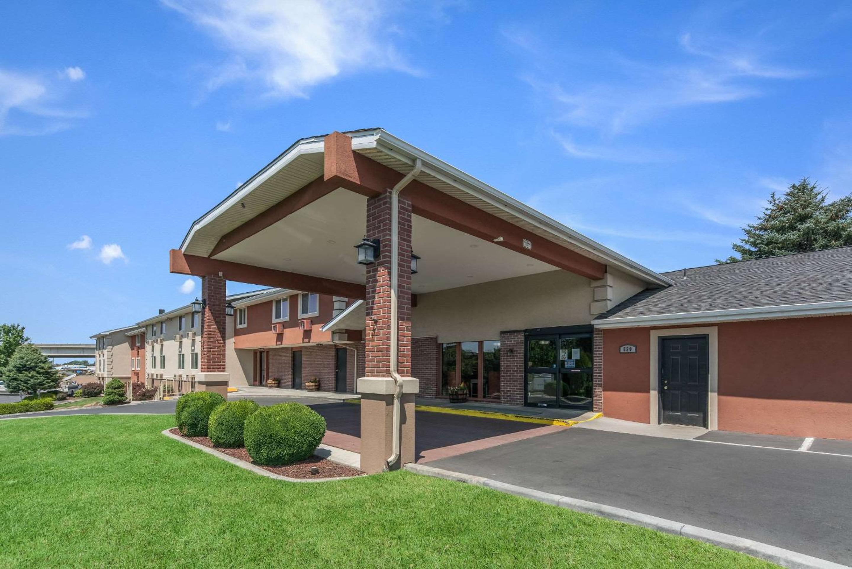 Walla Walla Vacations - Quality Inn  Suites Downtown Walla Walla - Property Image 1
