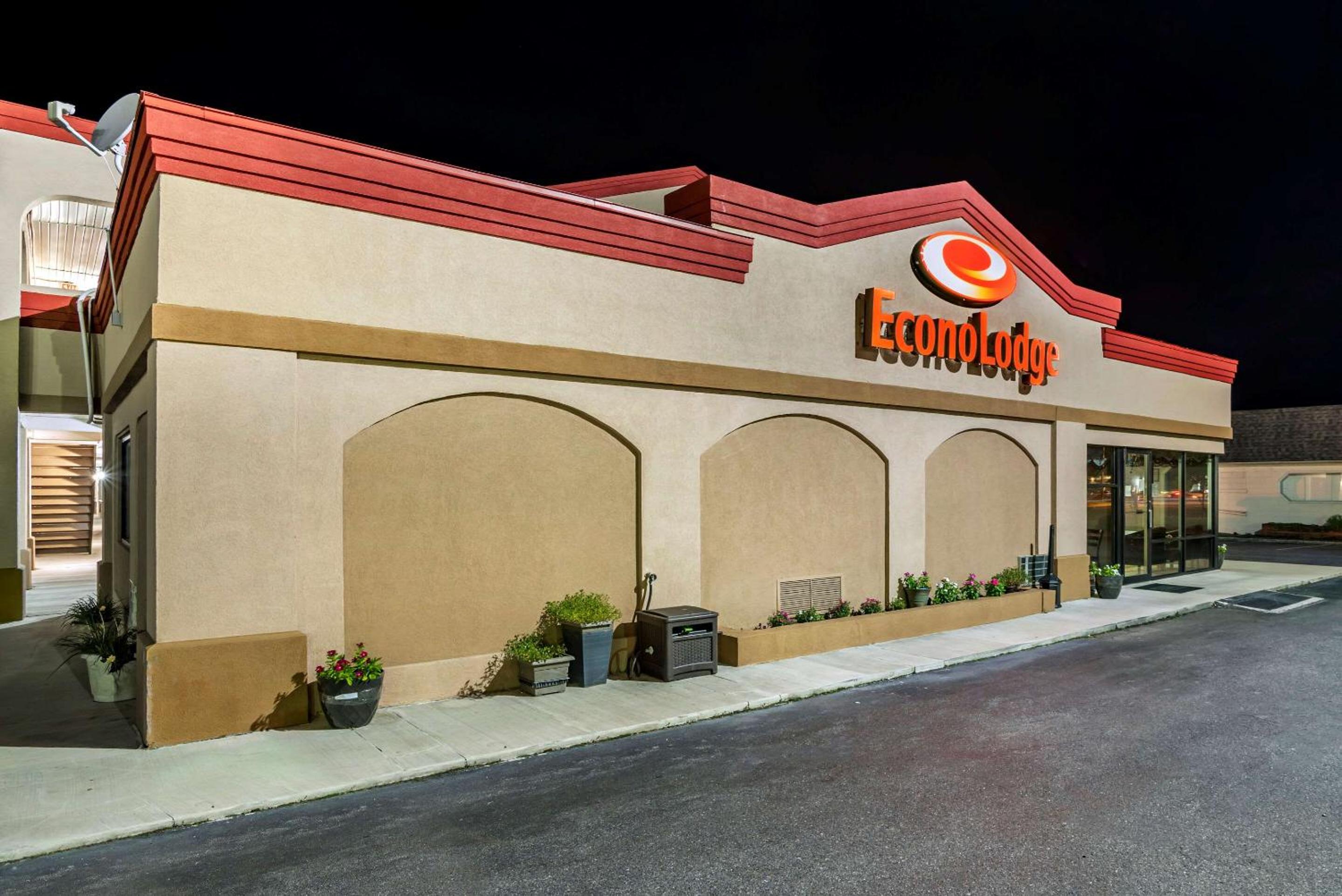 Econo Lodge Easton Route 50 view 2