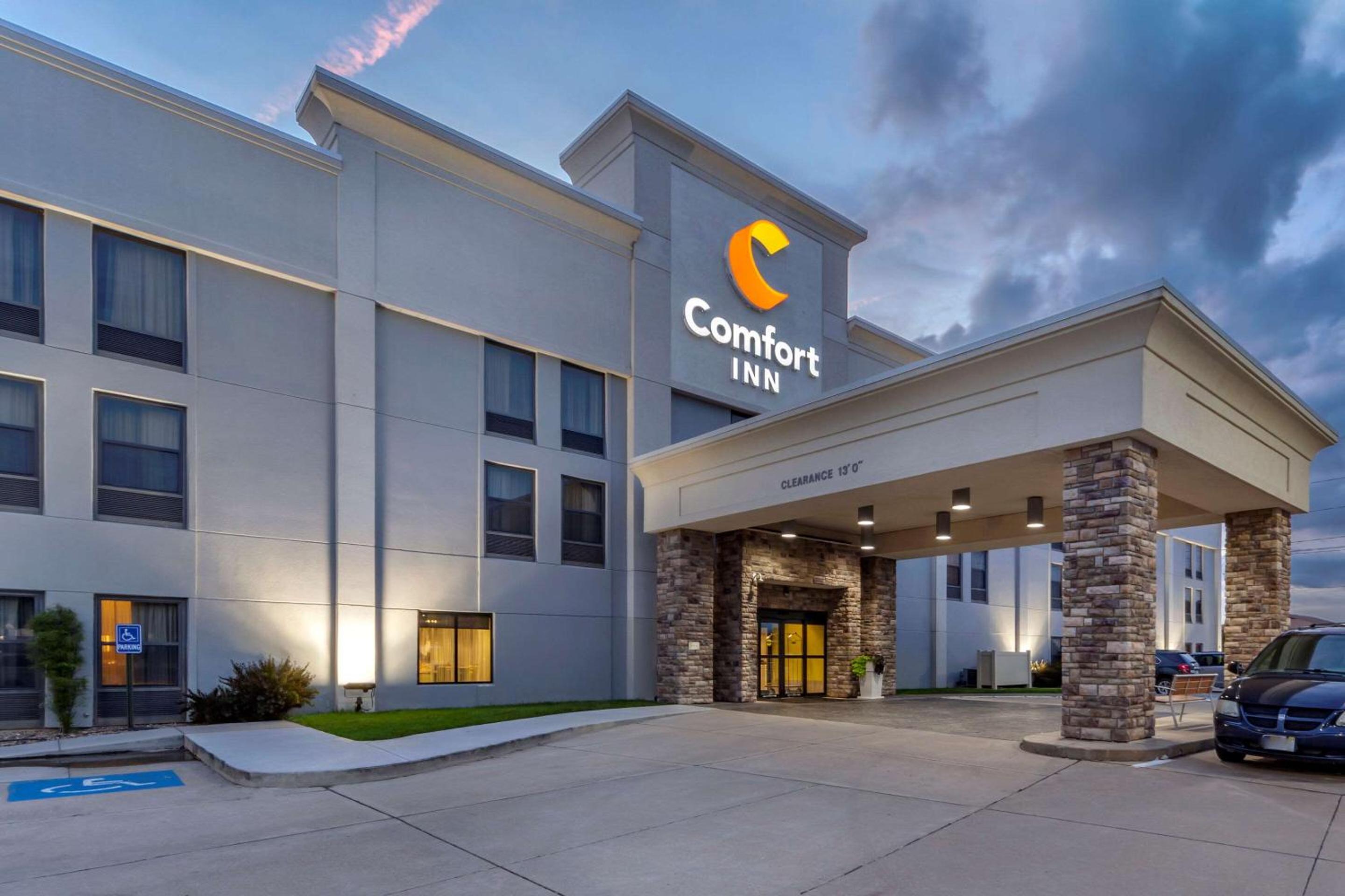 Kearney Vacations - Comfort Inn Kearney I-80 - Property Image 3
