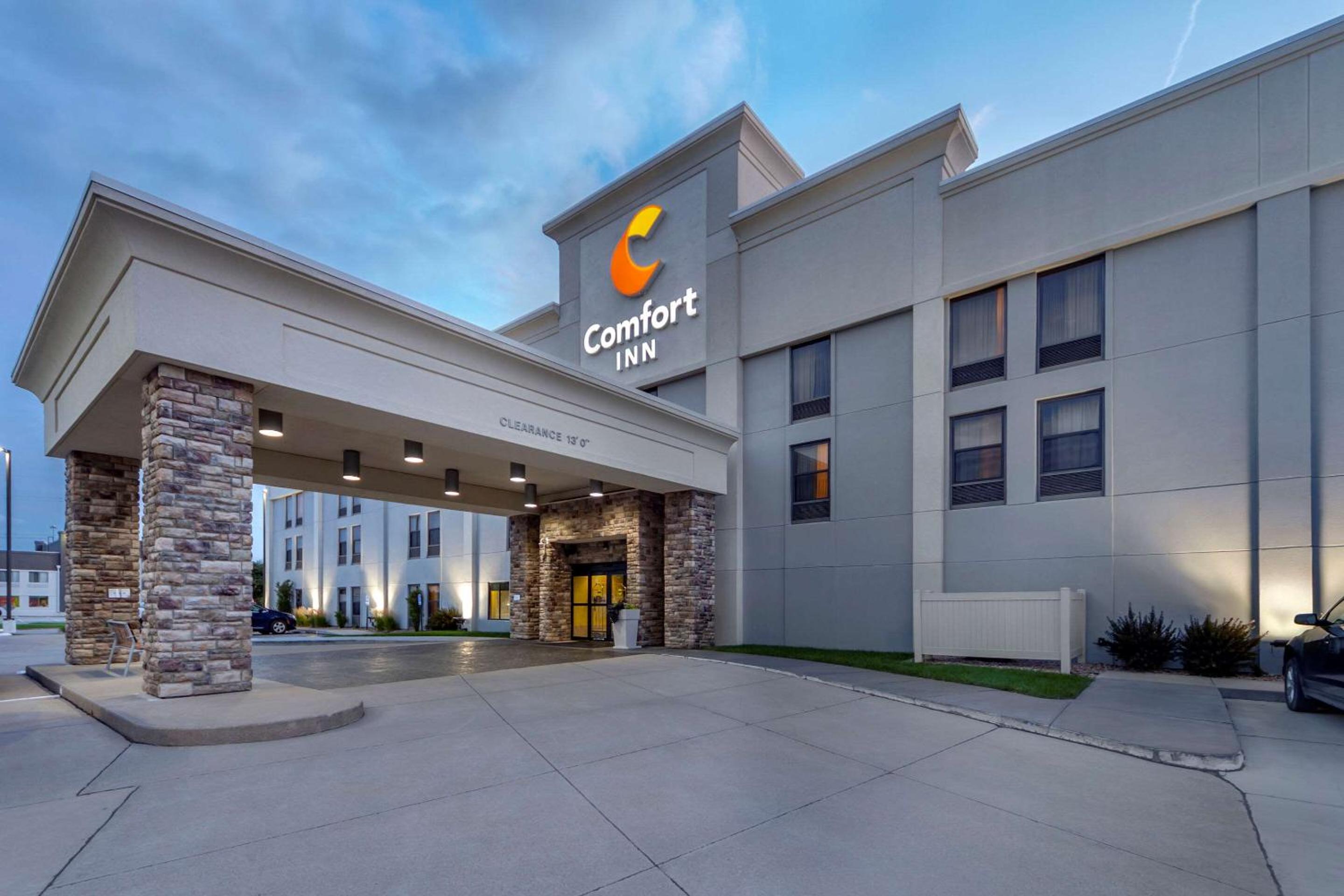 Kearney Vacations - Comfort Inn Kearney I-80 - Property Image 2