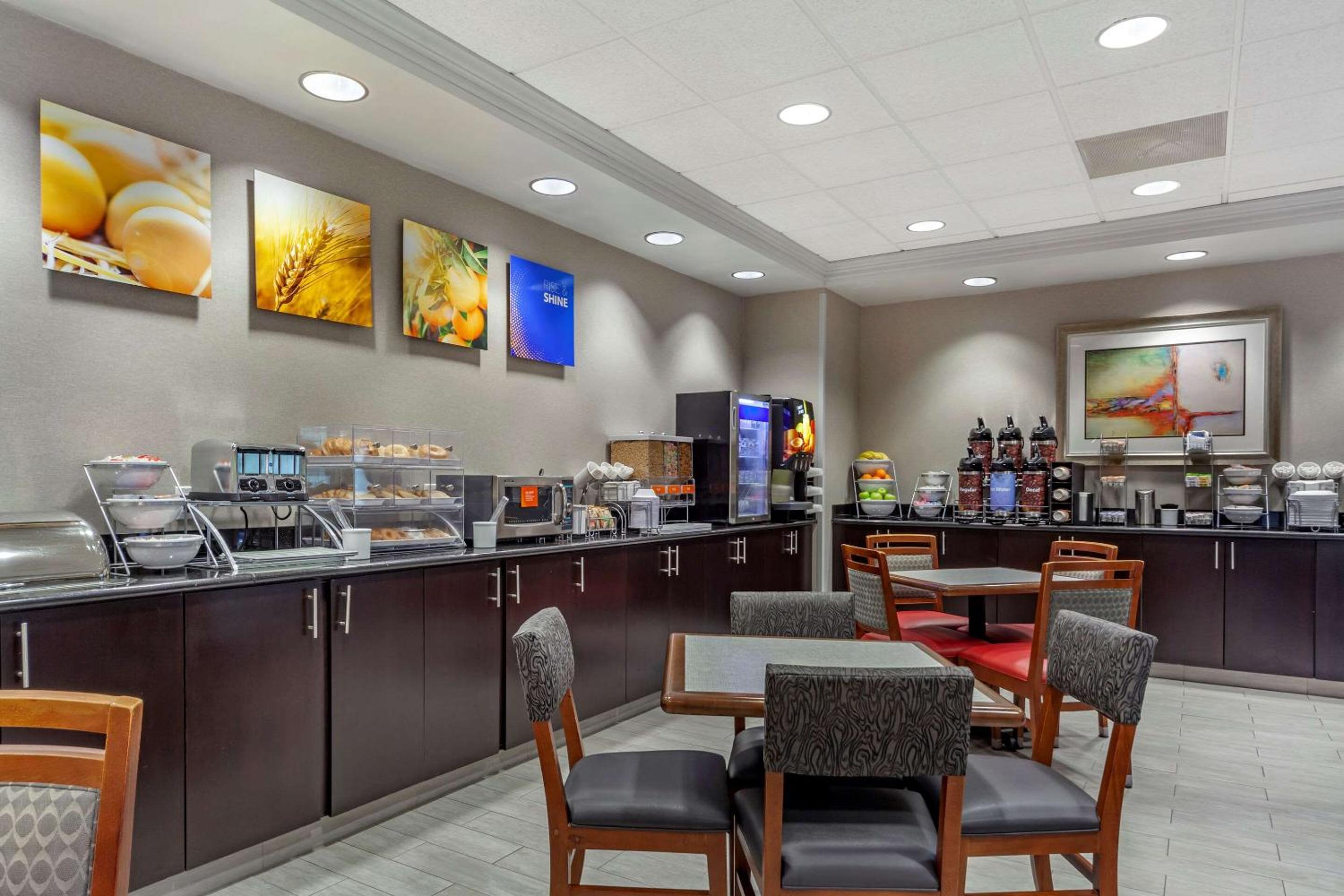 Kearney Vacations - Comfort Inn Kearney I-80 - Property Image 12