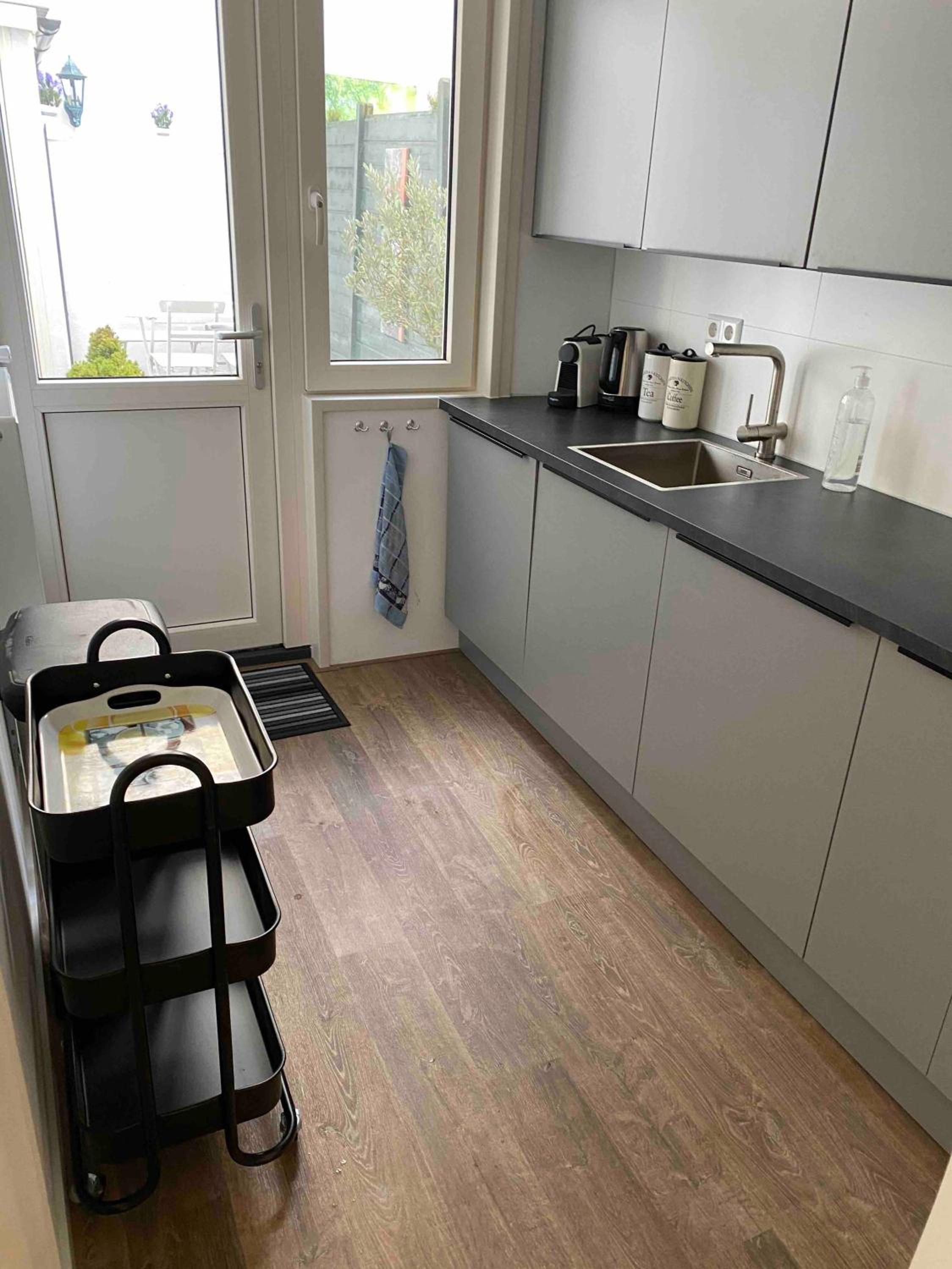 HaagsHuisje- eigen appartement, dichtbij alles, stijlvol view 2