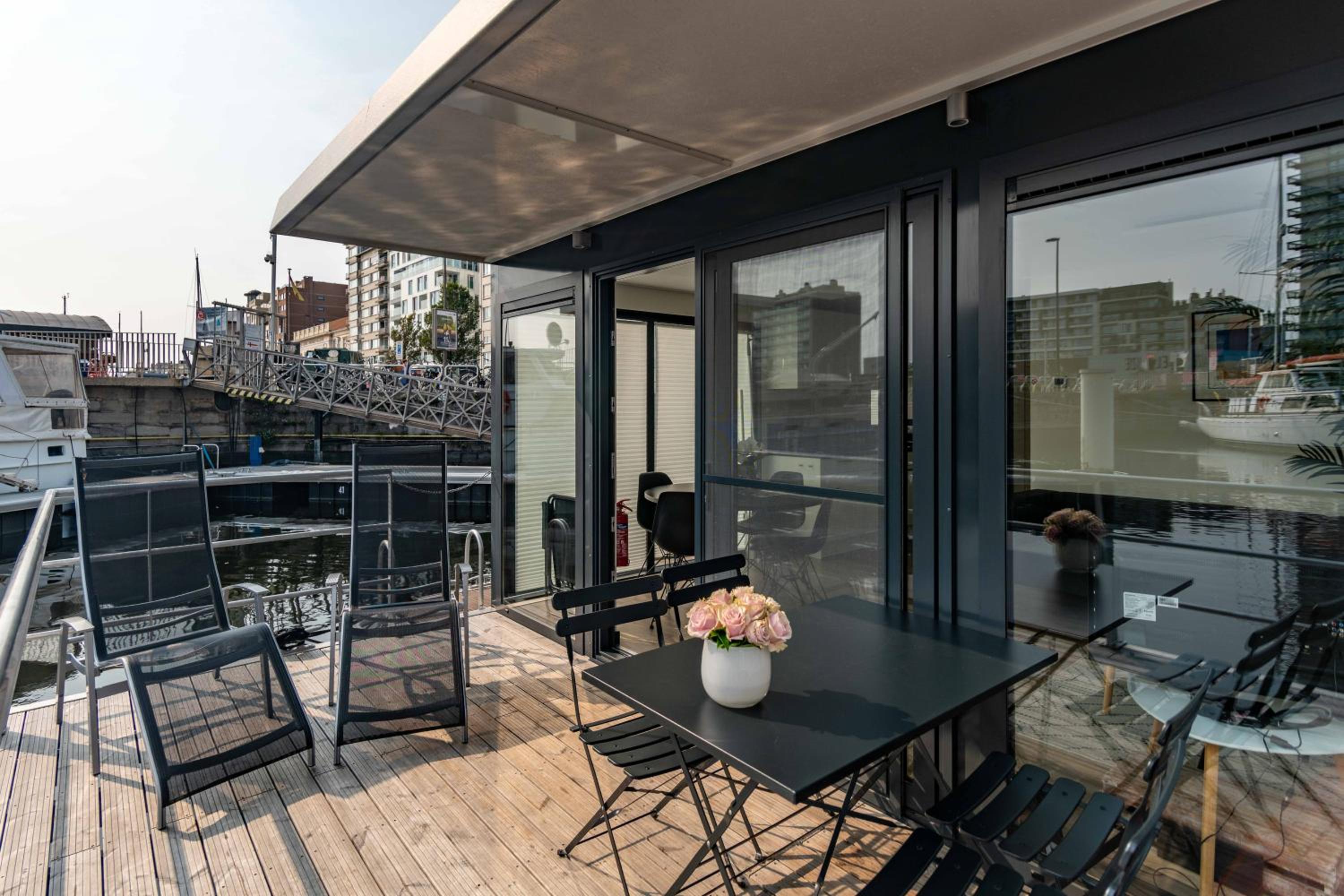 Houseboat-Oostende view 3