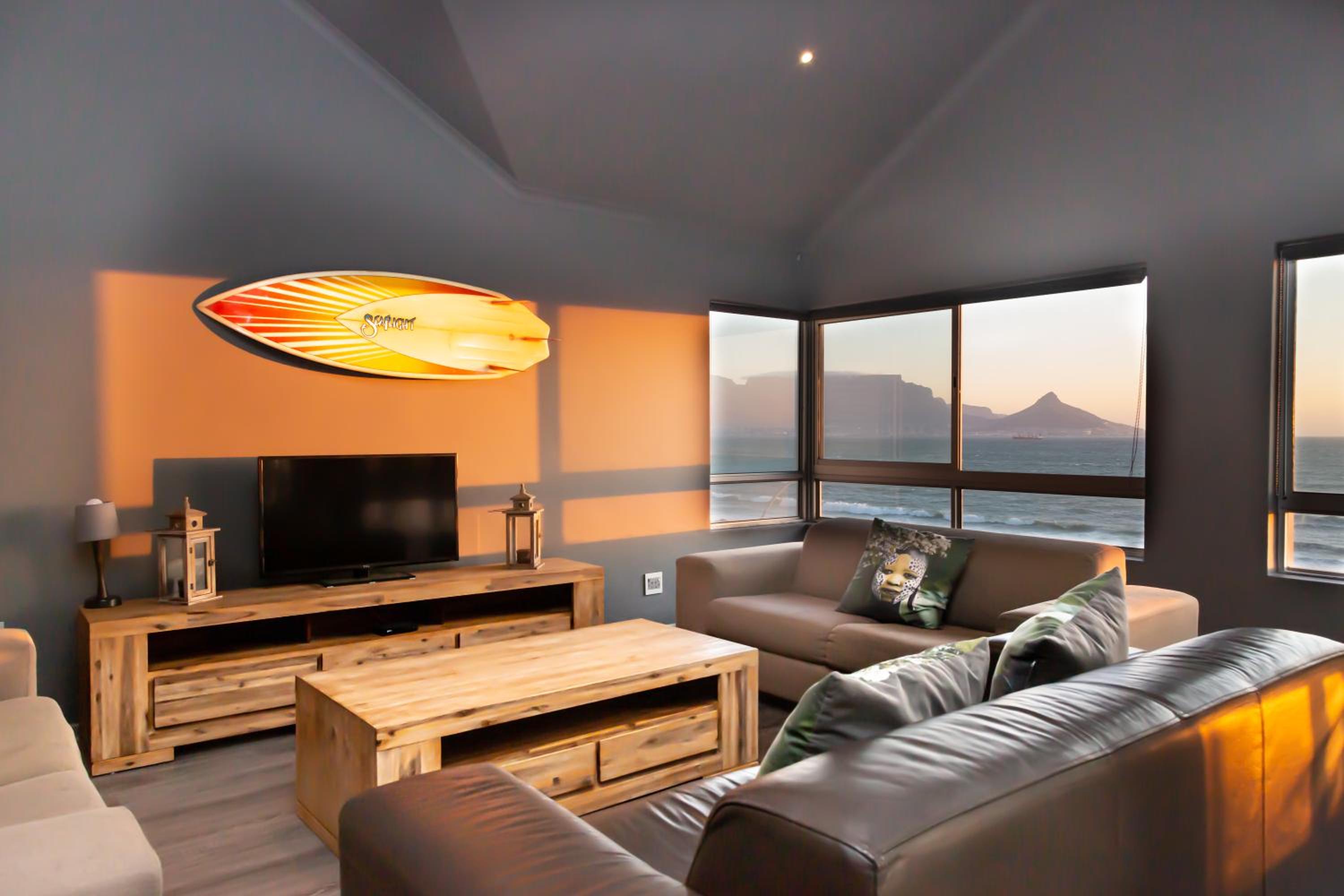 Spacious Luxury 3 Bedroom Apartment B401 Sea Spray view 2