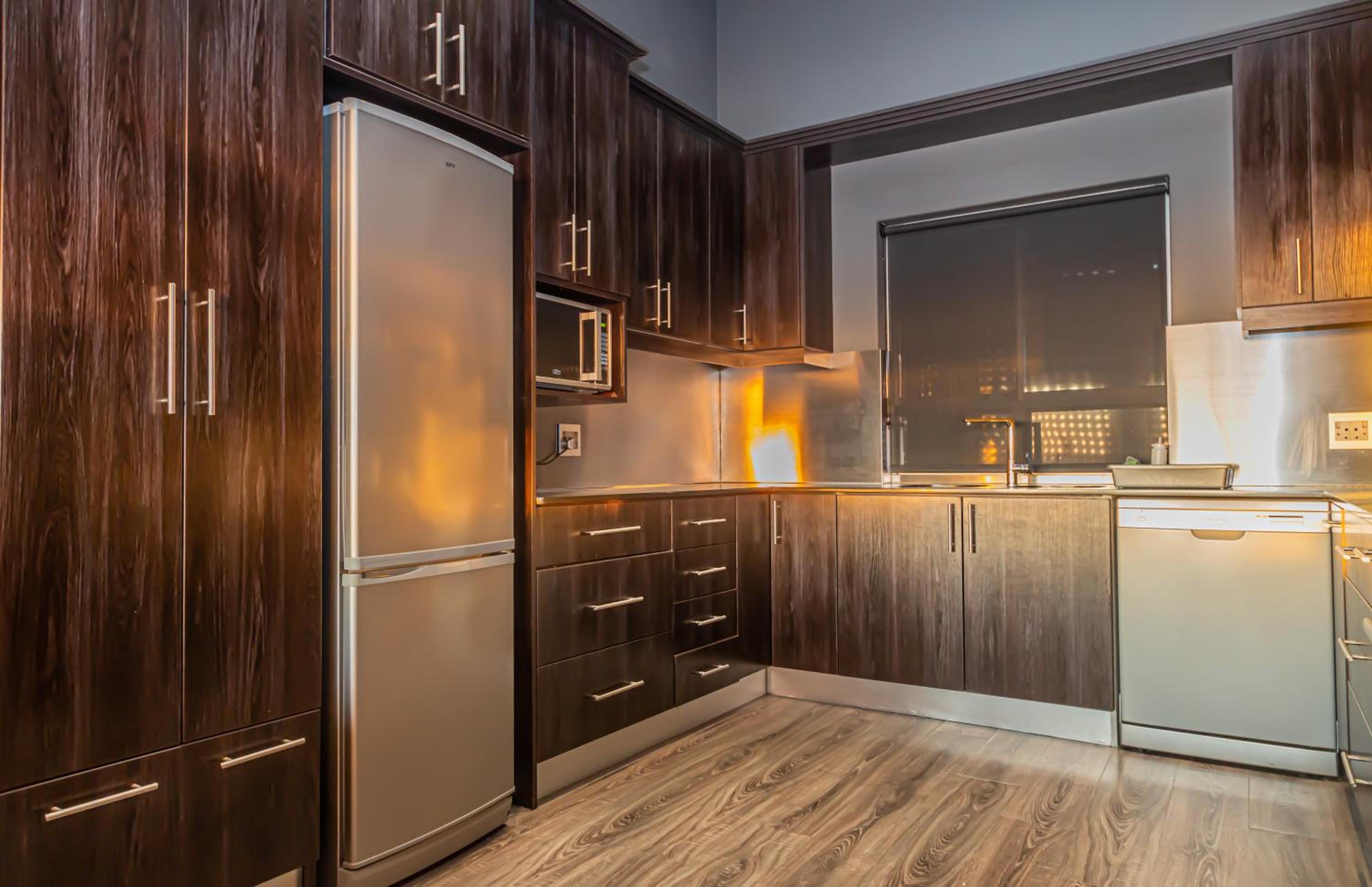 Spacious Luxury 3 Bedroom Apartment B401 Sea Spray view 4