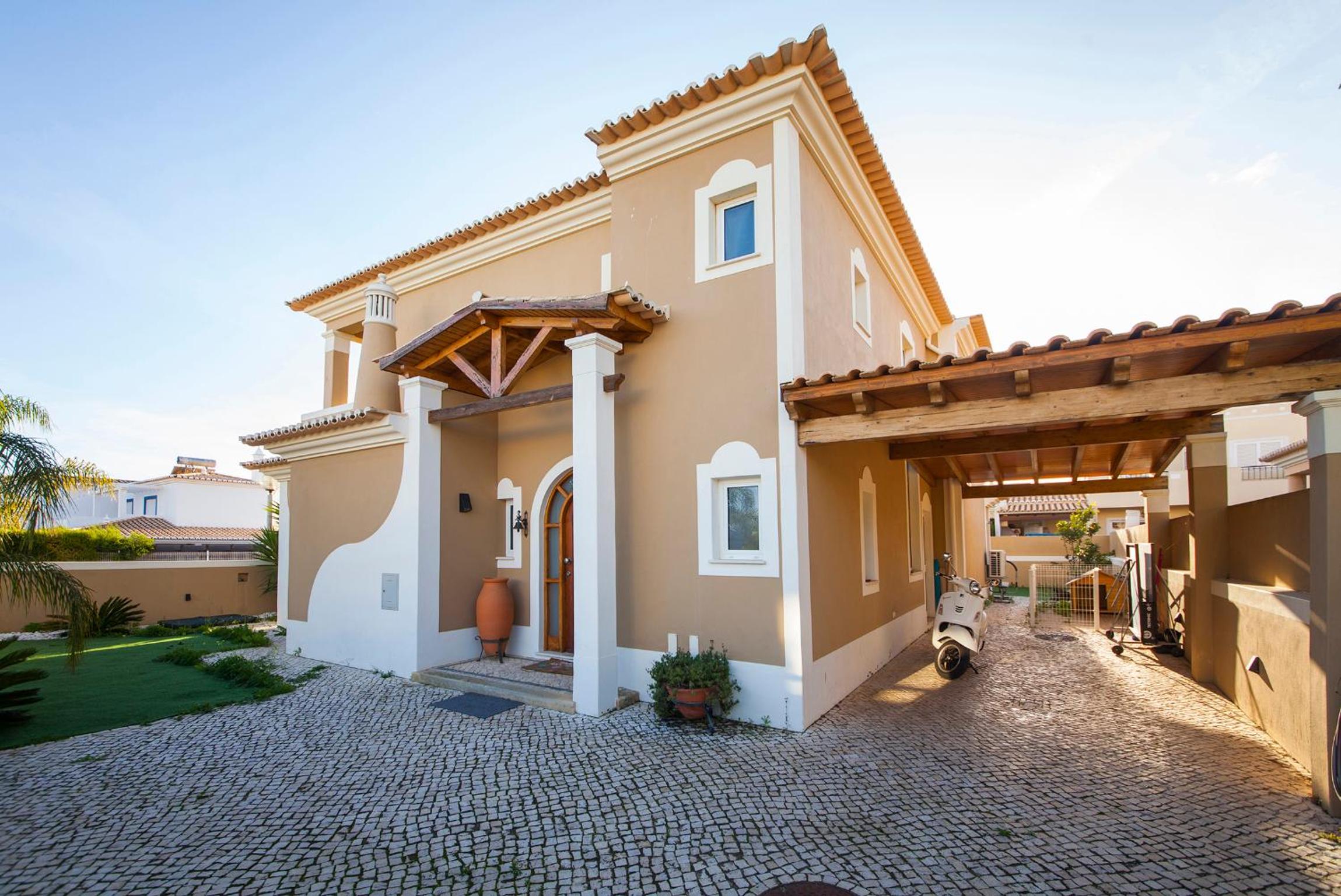 D09 - Porto de Mos Luxury Villa view 2