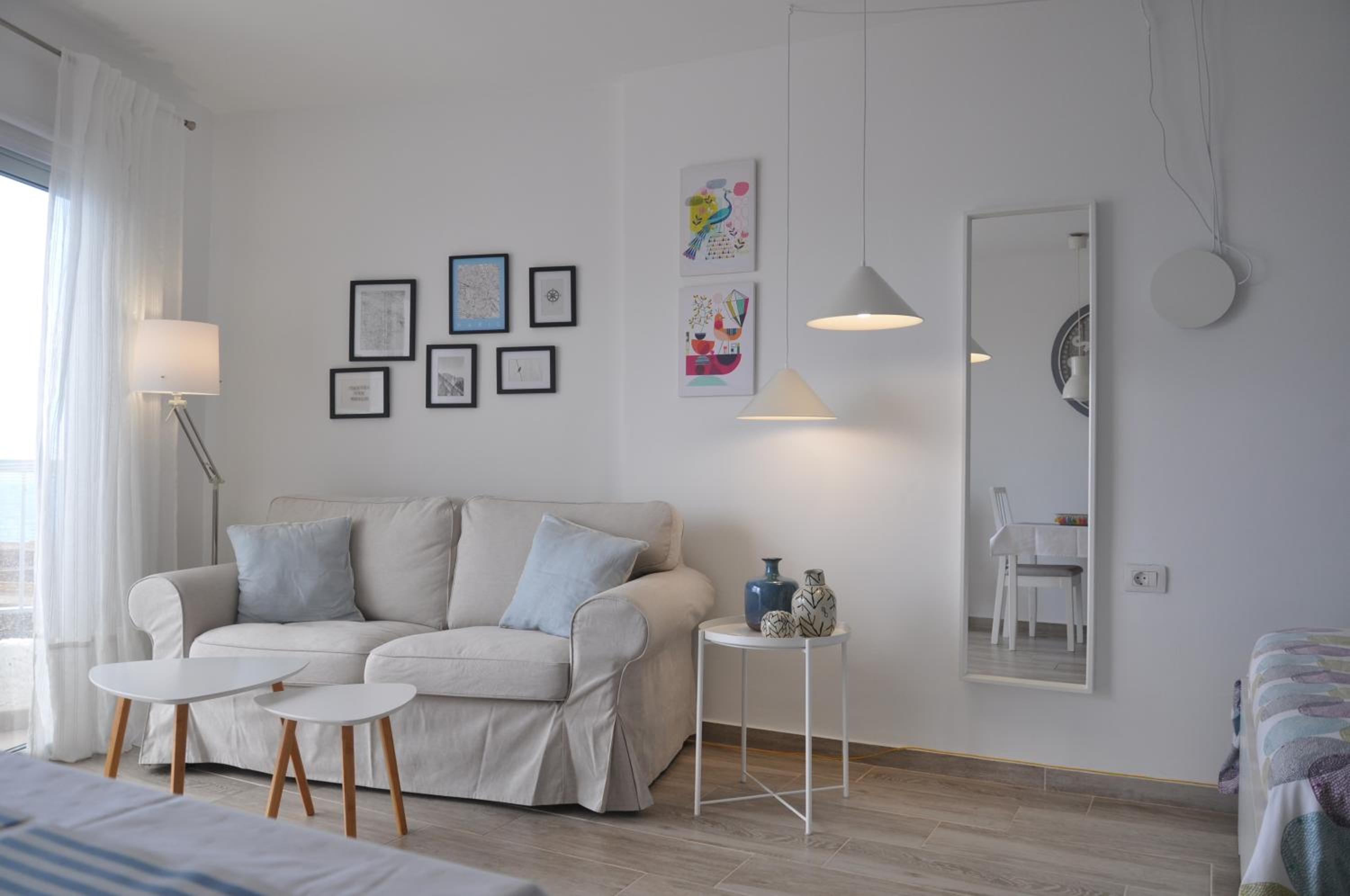 Bright Studio by the sea view 4