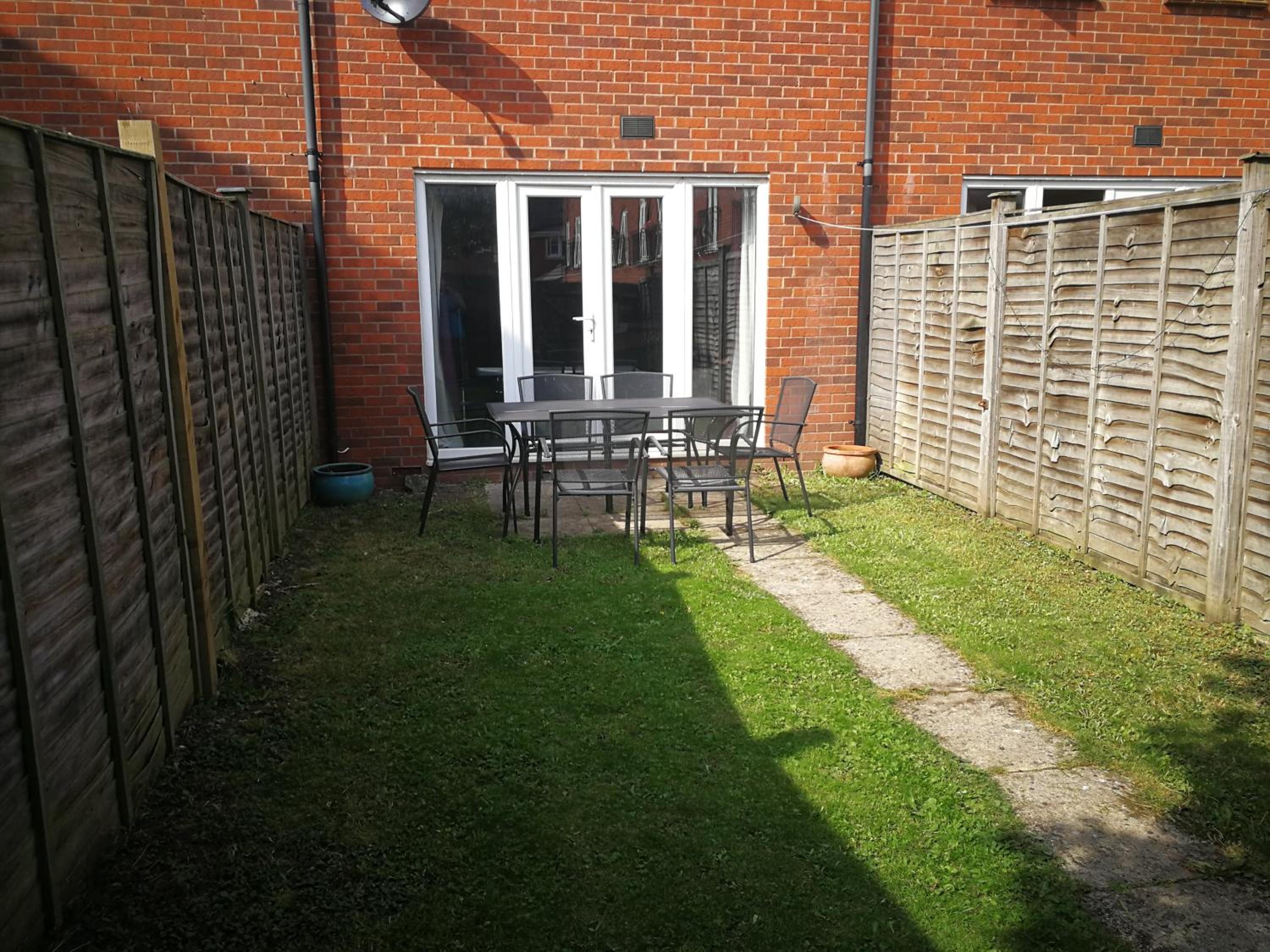 Comfortable and Welcoming Beatrix House by Cliftonvalley Apartments