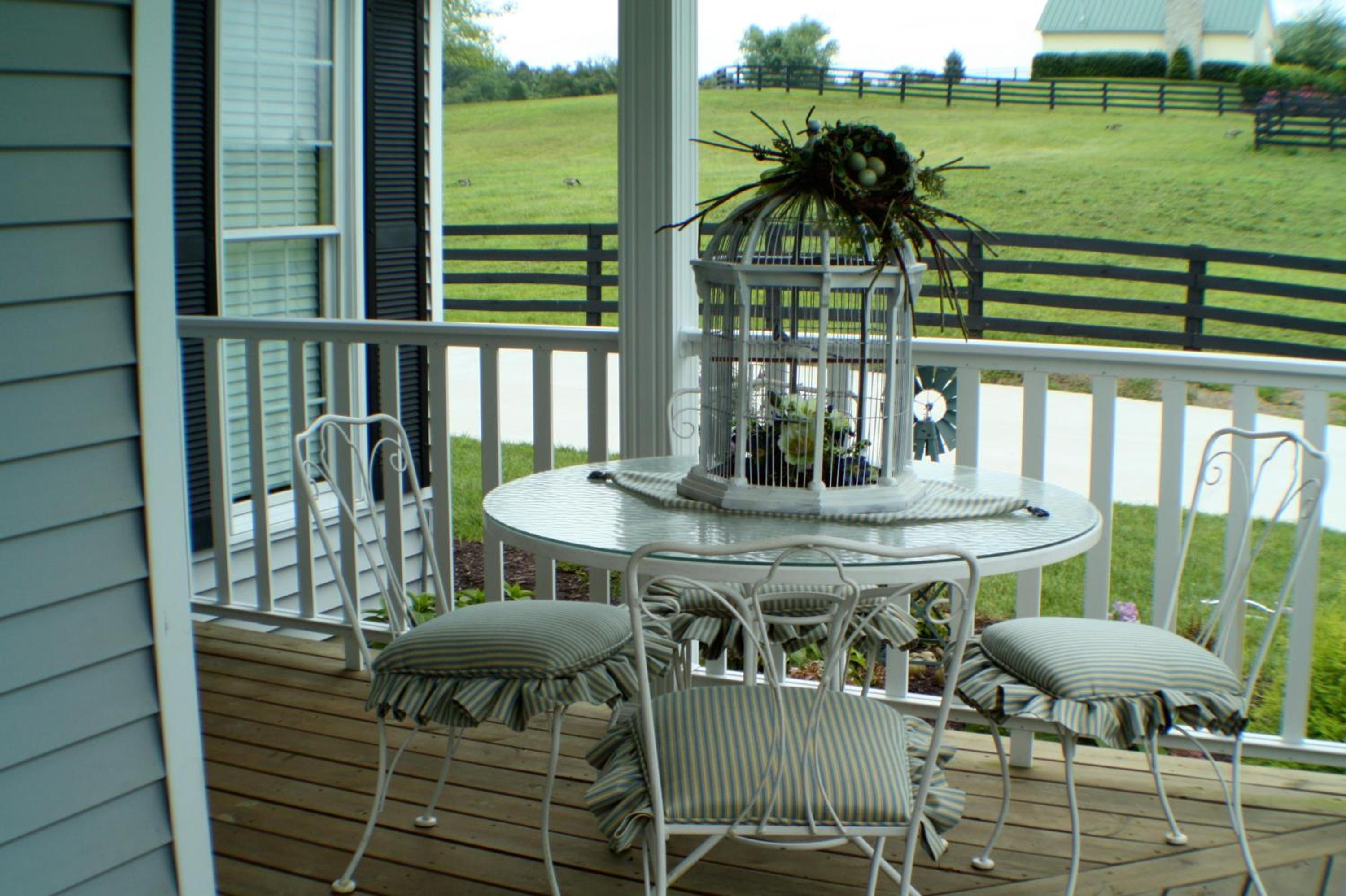 Pillow and Paddock B&B