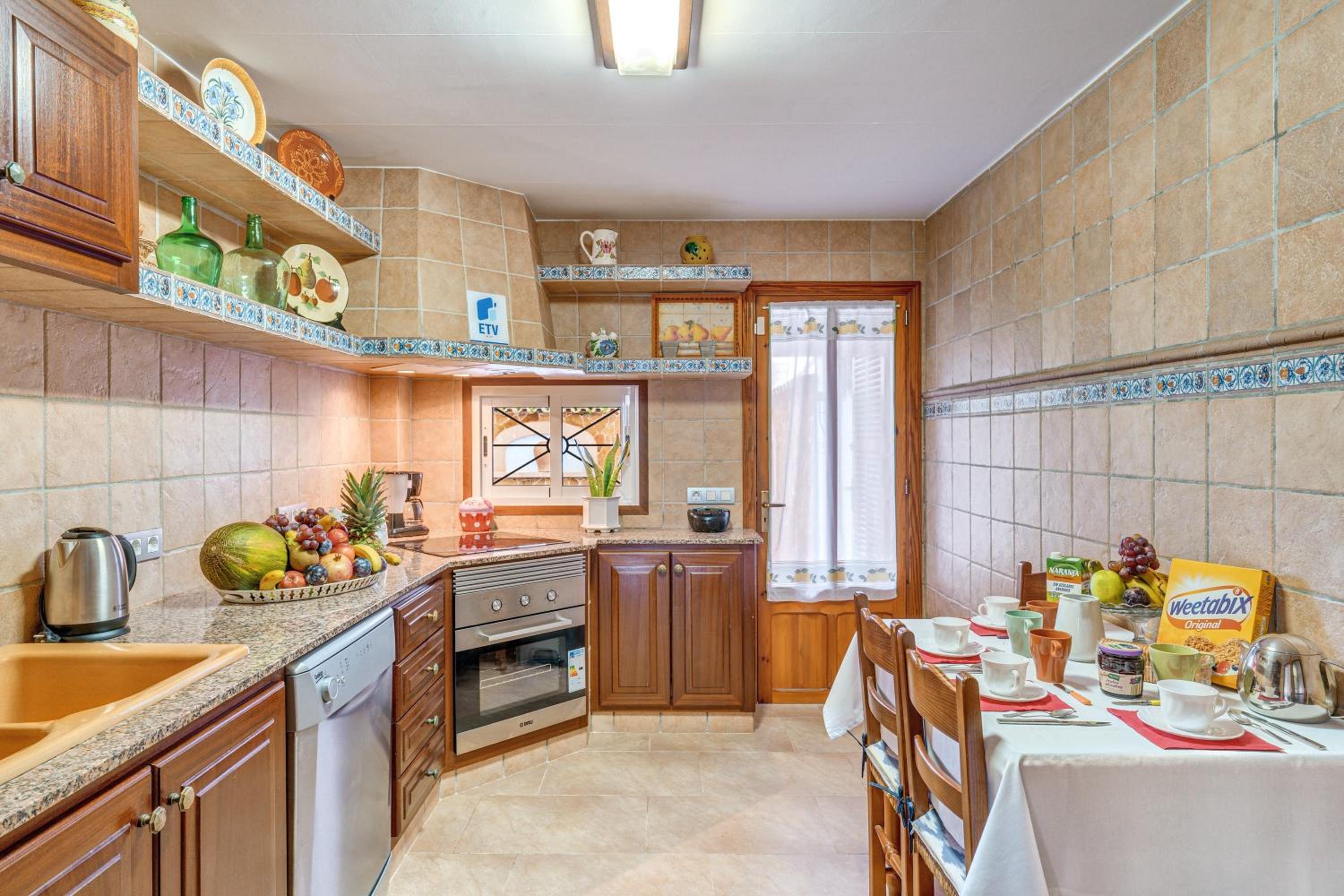 Villa Pintor en Port de Pollensa — kitchen